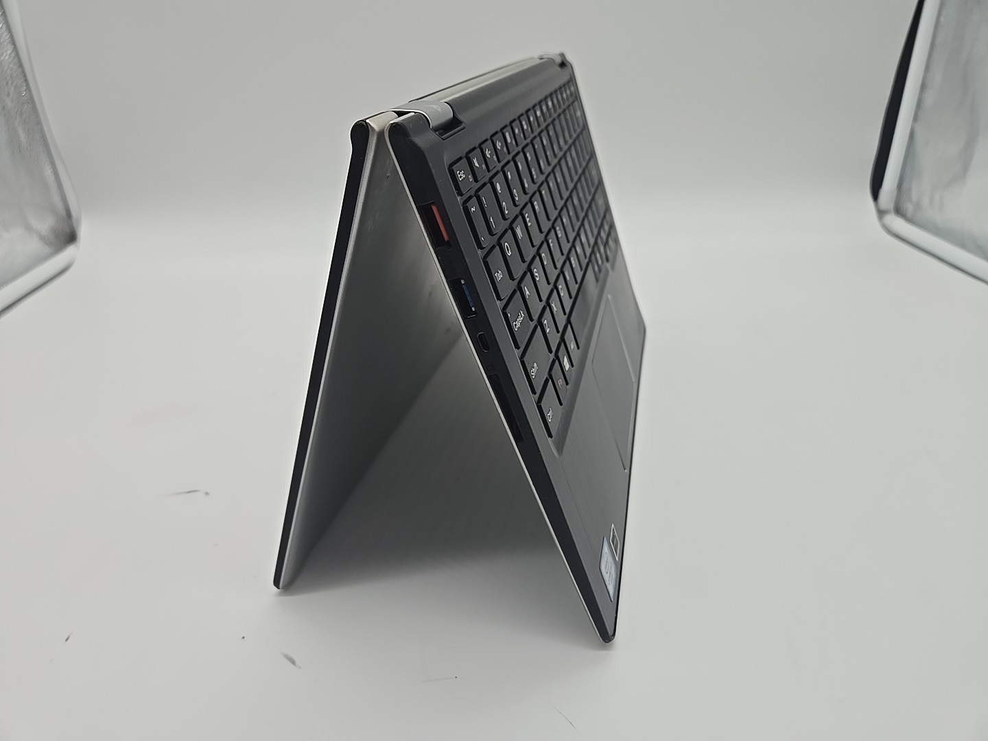 Lenovo YOGA 700-11ISK TOUCH 2-IN-1 ** Broken Screen / For Parts