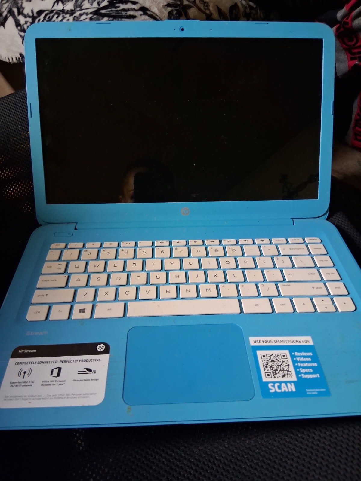 HP Stream 14-cb011wm 14 inch (32GB, Intel Celeron N3060, 4GB) Laptop – Blue -…