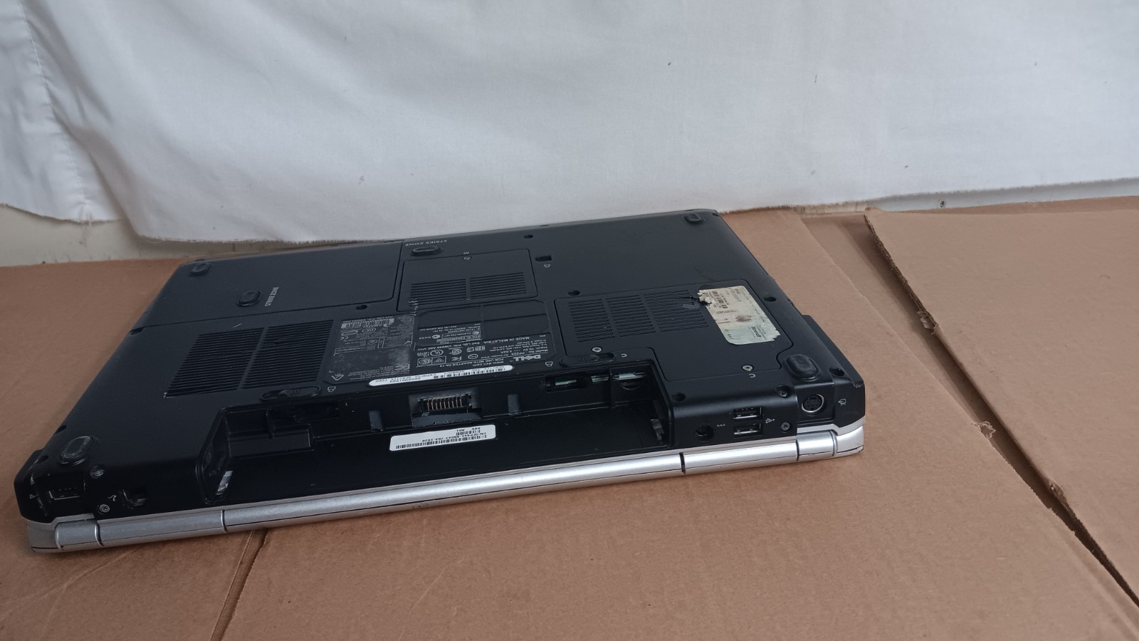 17″ Dell Inspiron 1720 laptop 1.80 GHz 17″ LCD Screen NVIDIA GeForce 8400M GS
