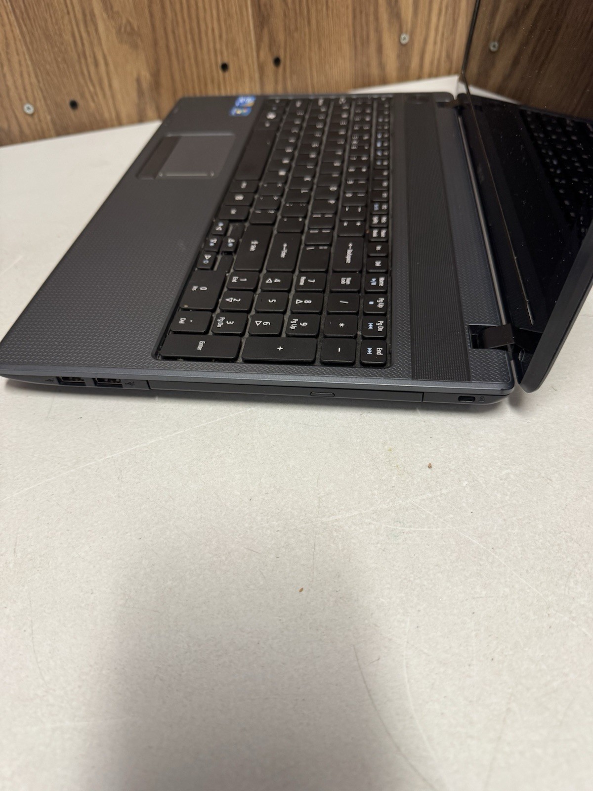 Acer Aspire 5733 i3-370M Laptop No HDD Battery Dead No Charger AS IS