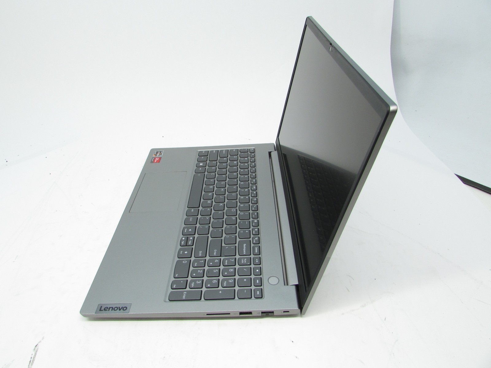 Lenovo ThinkBook 15 G4 Touch ABA 15.6″ RYZEN 7 5825U 8GB RAM 256GB SSD No OS/AC