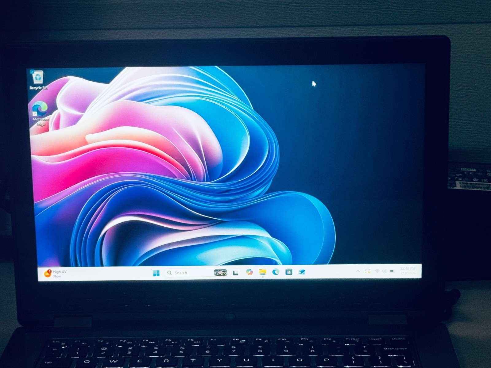 Dell Inspiron 2-in 1 Touch Laptop-Intel i5 6200U-8GB RAM-256GB WIN 11-Excellent