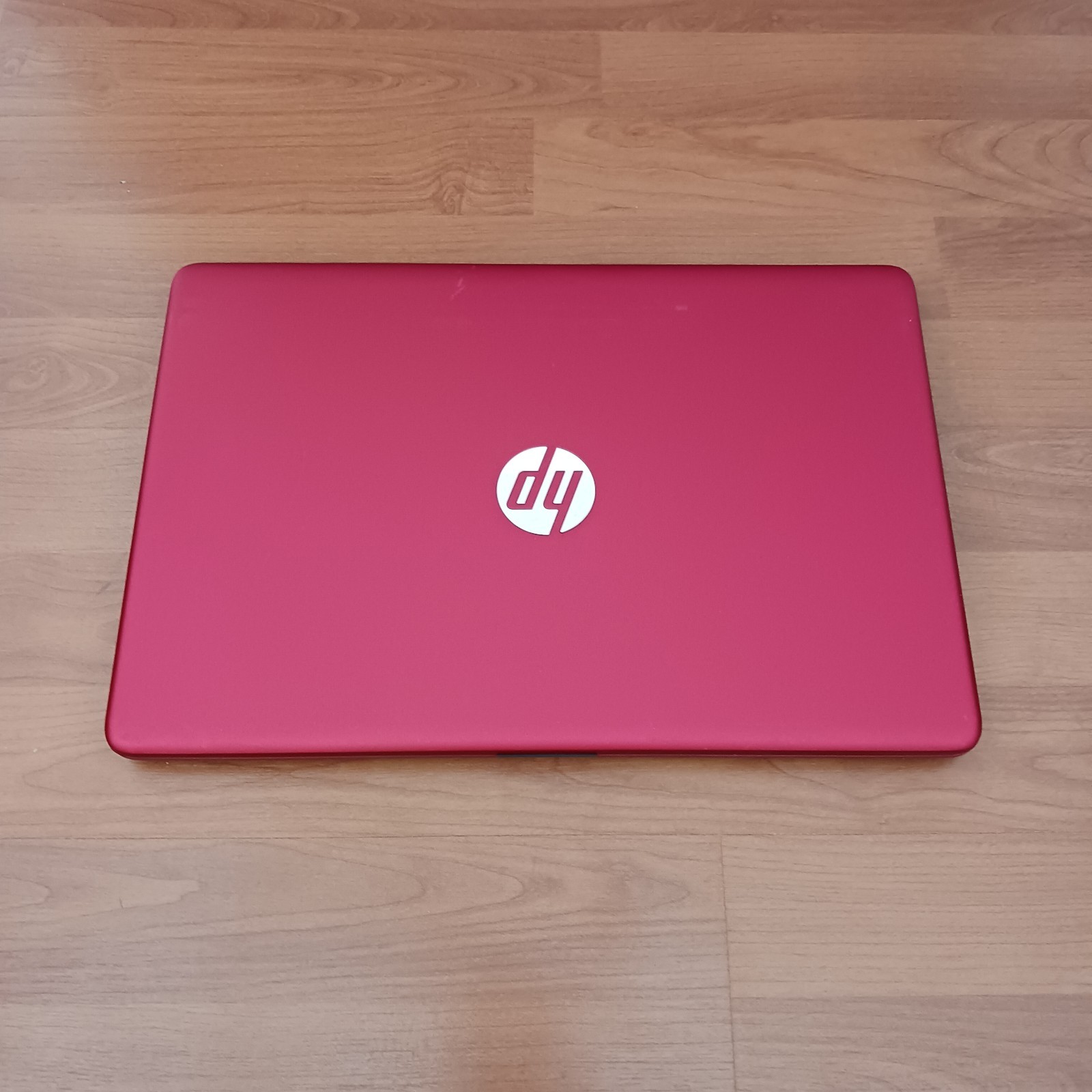 HP 15-dw0083wm Red Intel(R) Pentium(R) Silver Windows 11 4GB 240Gb SSD