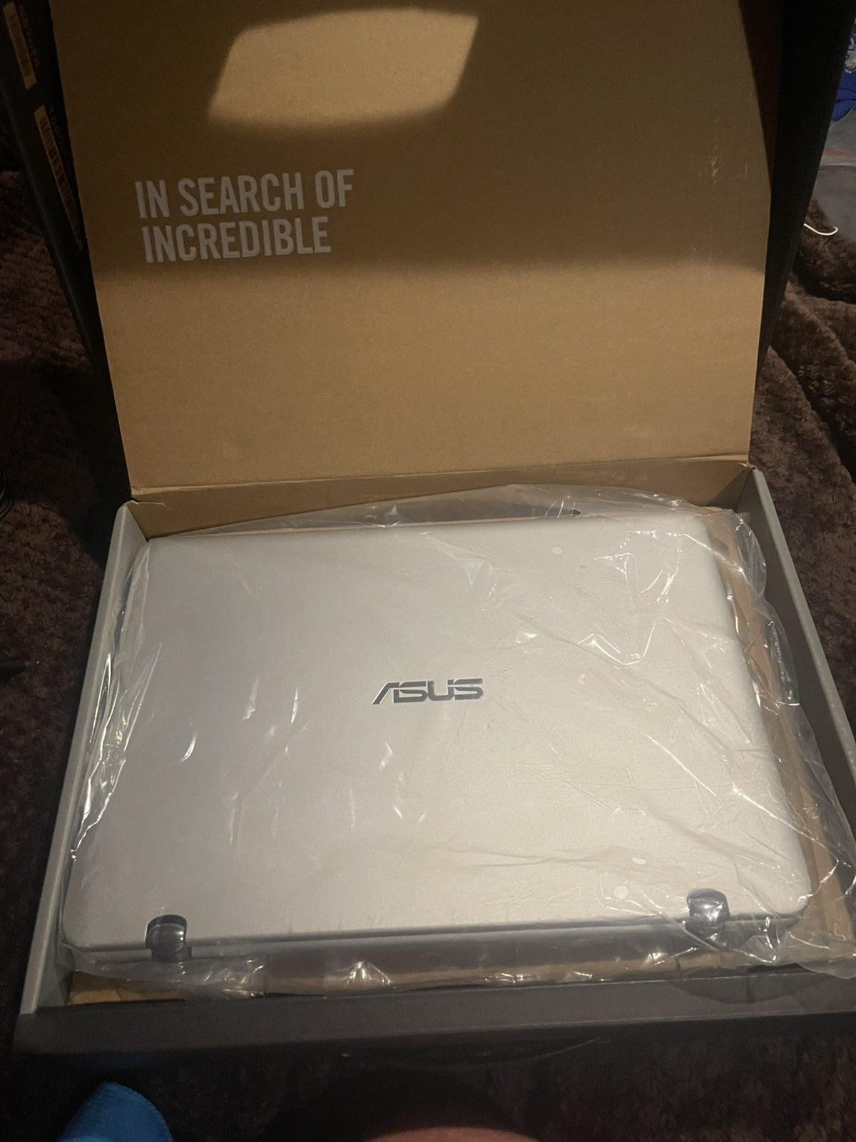 ASUS Q304U 13.3″ 2-in-1 Intel Core i5-7200U @2.50GHz 8GB Ram 1TB HDD / Win10E