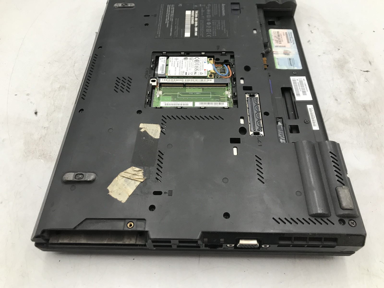 LENOVO THINKPAD T410i – FOR PARTS/REPAIR – INTEL I3 330M – NO RAM -READ DESC- BB