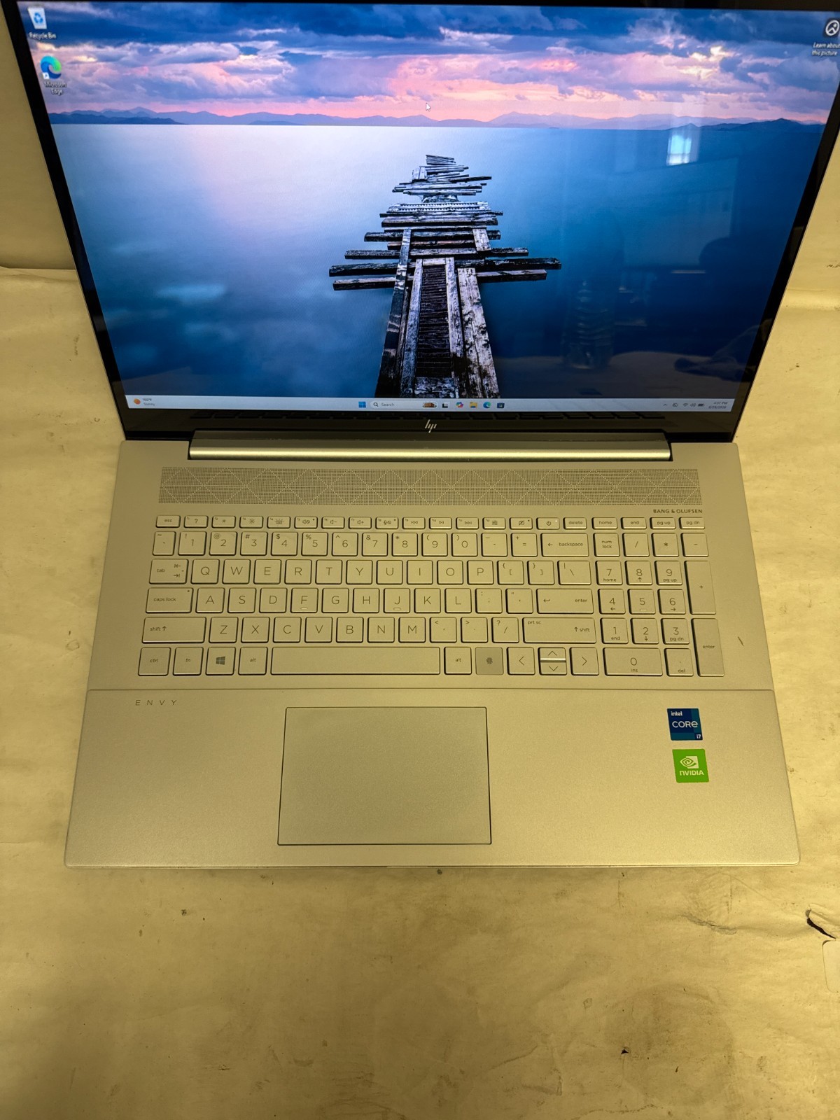 HP ENVY Laptop 17 i7-1165G7 2.8GHz 16GB RAM 512GB NVMe MX450 Win11P