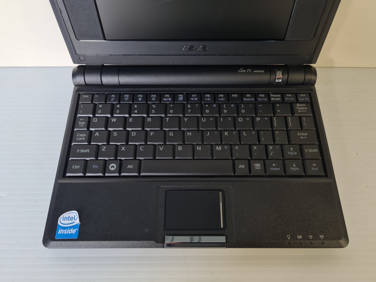 Asus Eee PC 4G 701 Mini Laptop Windows XP Notebook *Read Description*