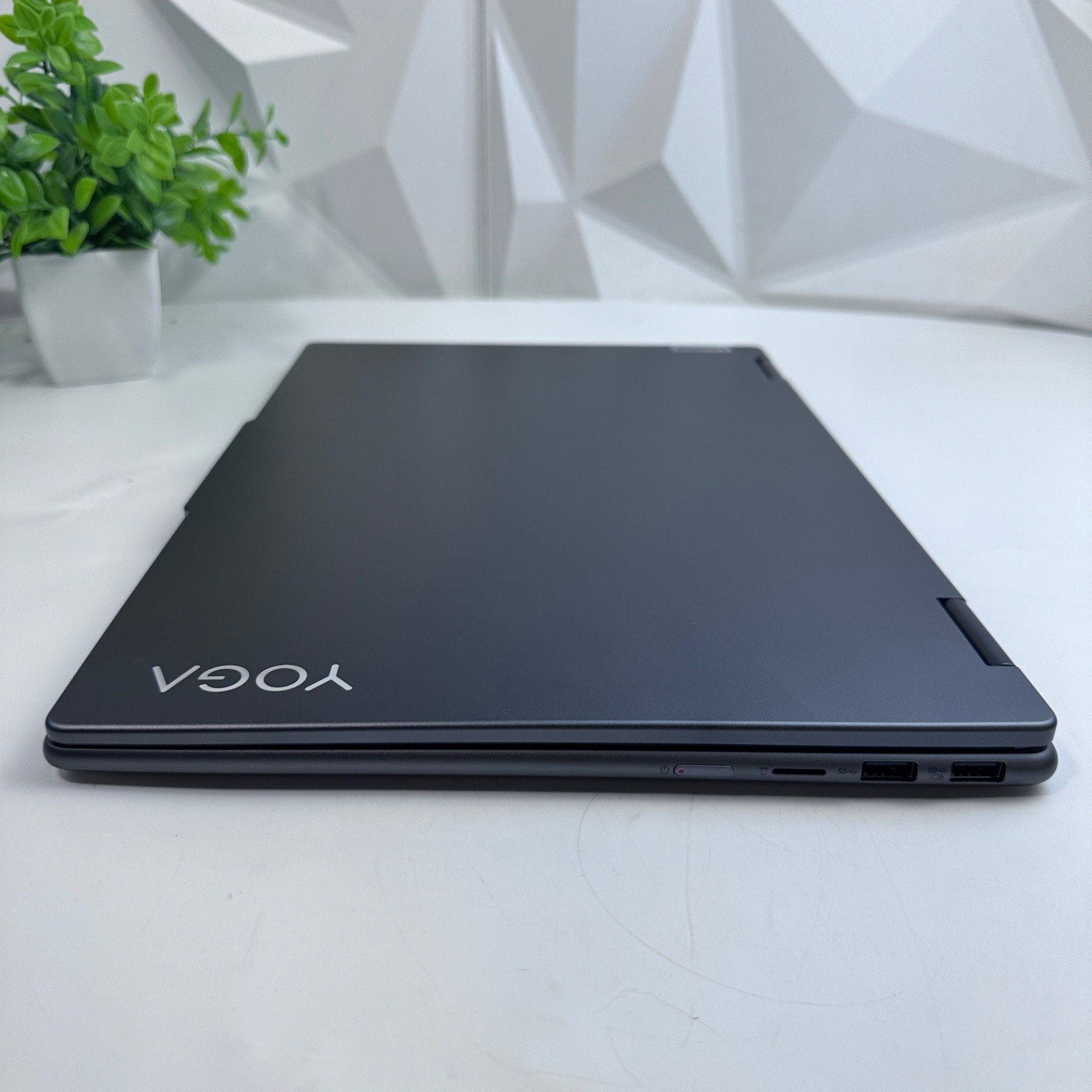 Lenovo Yoga 7i 2-in-1 16″ 2K Touchscreen Laptop, Ultra 7 155U, 16GB, 1TB SSD