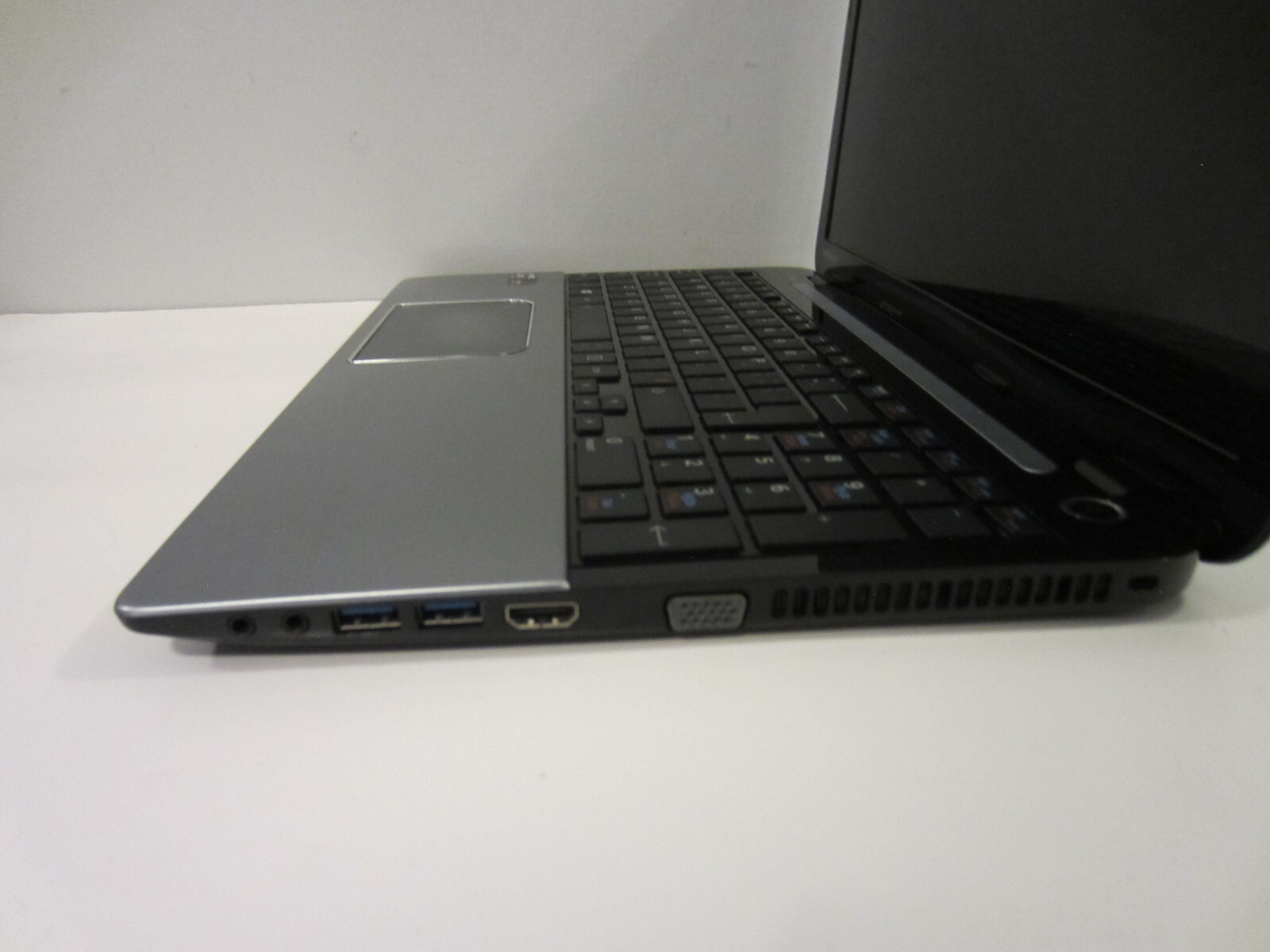 Toshiba Satellite S50D-A 15.6″ AMD A10-5745M Quad Core 2.1GHz Radeon AS-IS Parts