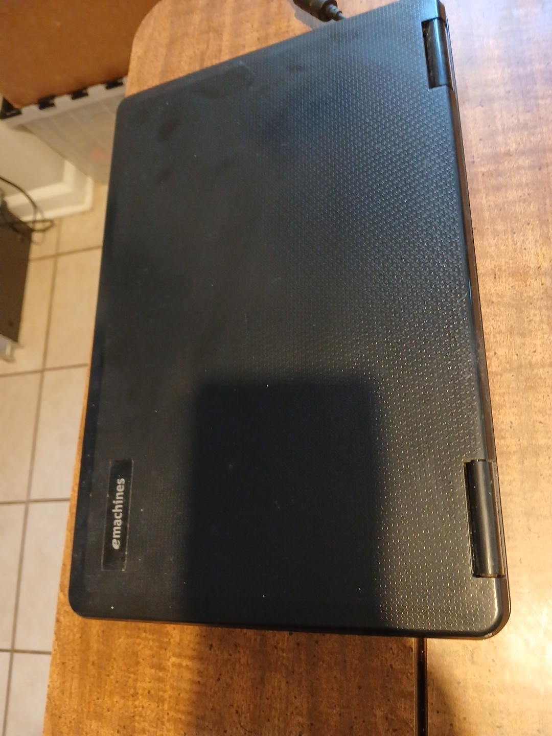 eMachines E725 15.6in Intel Pentium 2.20GHz 3GB 250GB HDD Win7 Black w/ charger