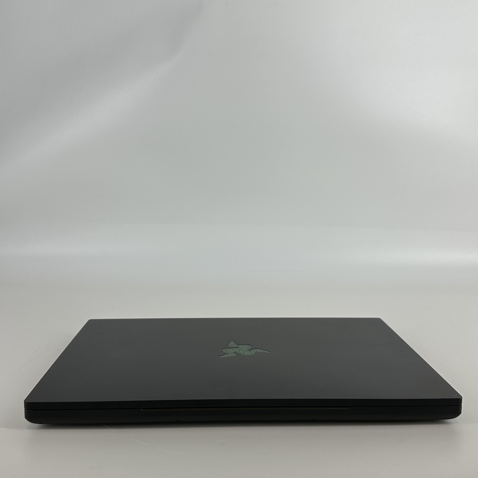 Razer Blade 16 120Hz UHD+ 2.2GHz i9-13950HX 32GB 1TB RTX 4070 Bad Vapor Chamber