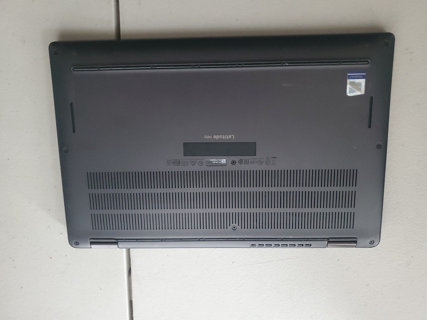 Dell-Latitude 7410 2-IN-1 i7-10810U 1.61GHz 16GB RAM 256gb win 11 read