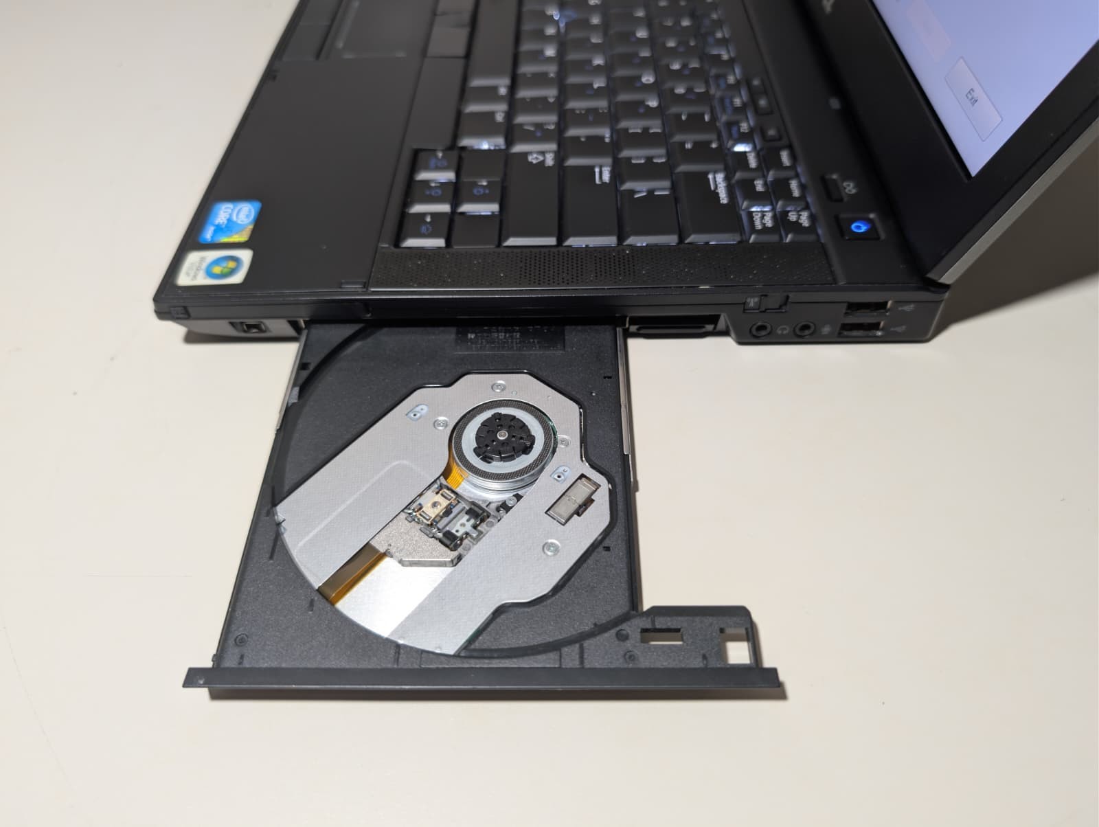 Dell Latitude E6410 | i5 4GB RAM 250GB HD | NVIDIA Backlit Win 7 32-Bit DVD+RW