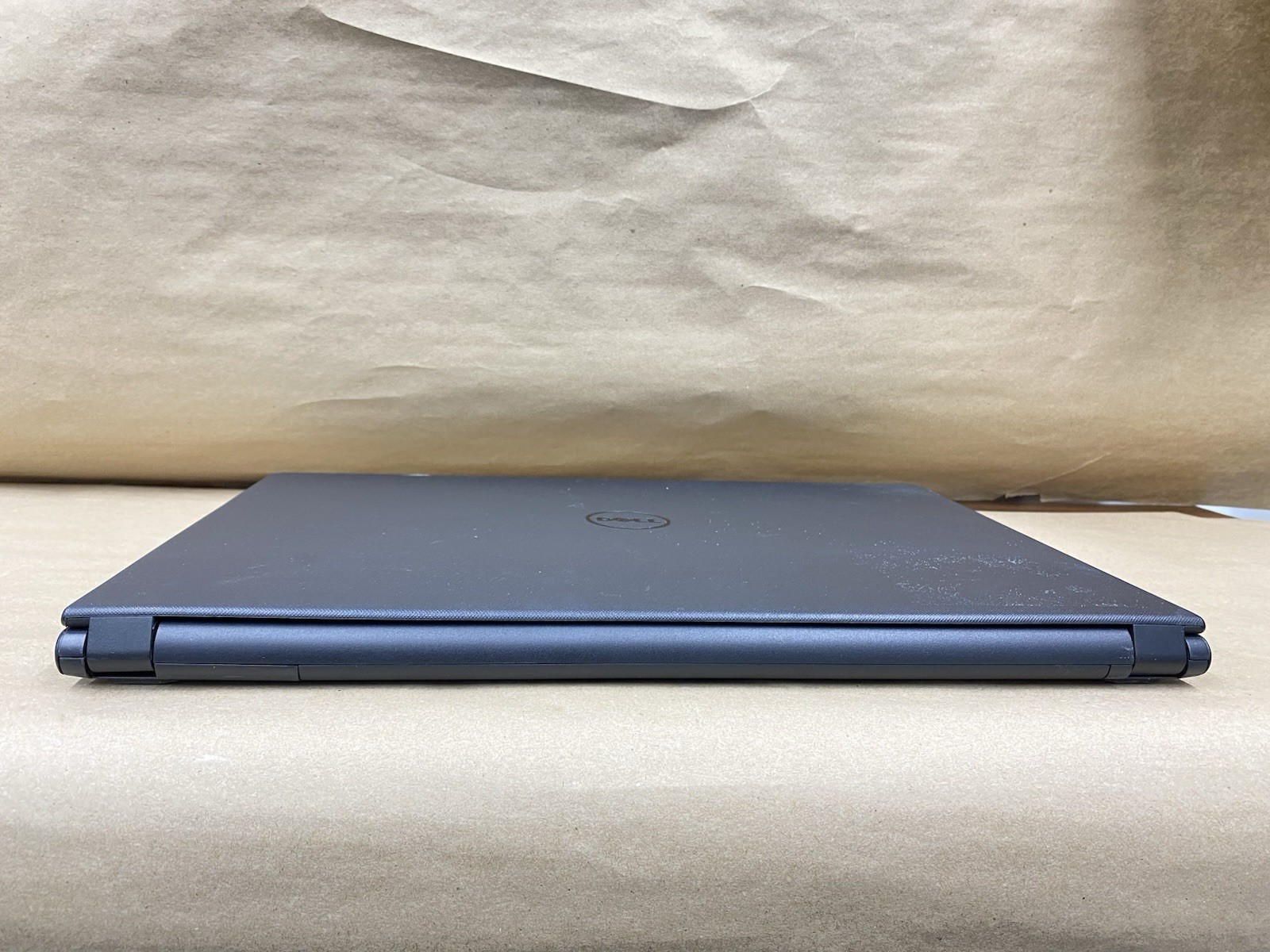 Dell Inspiron 5566 – 16″ 1366×768 – i3-7100U – 4GB – 128GB SSD – Win 10 Pro