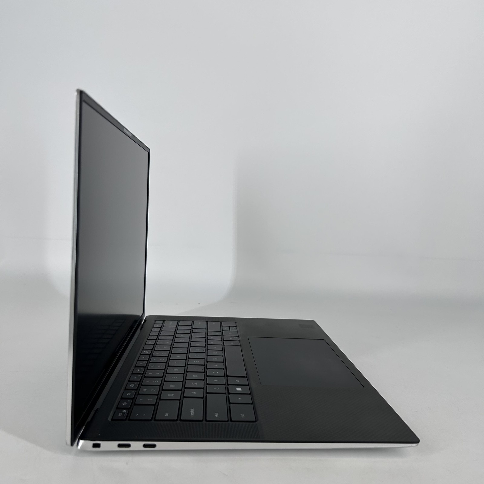 Dell XPS 15 9520 FHD+ 2.3 GHz i7-12700H 16GB 512GB SSD NVIDIA RTX 3050 Good