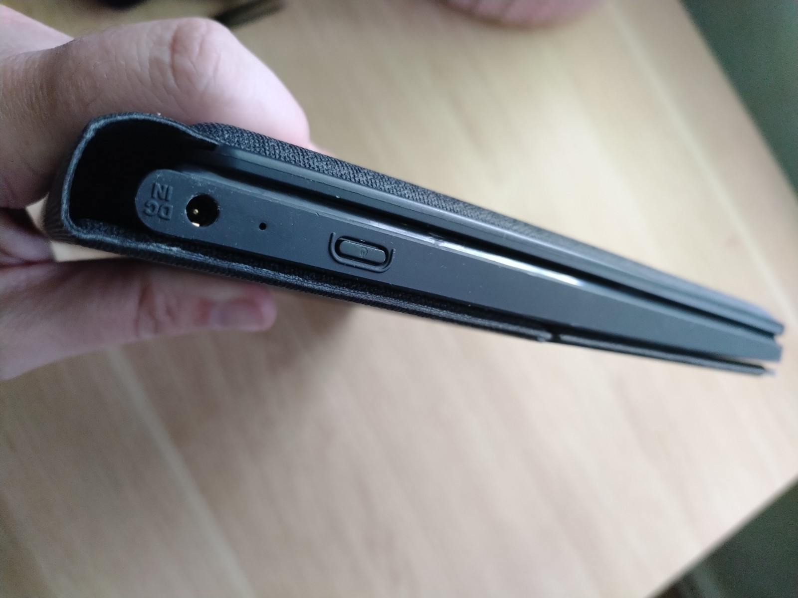 Onn Surf 10.1 2-in-1 detachable laptop