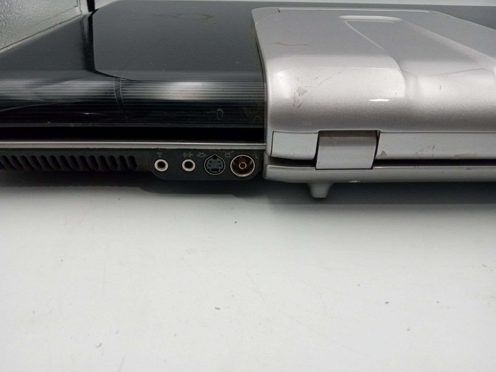 HP Pavilion HDX 9000 Dragon 20″ Laptop C2D T7500 3GB RAM – PARTS / REPAIR -RR