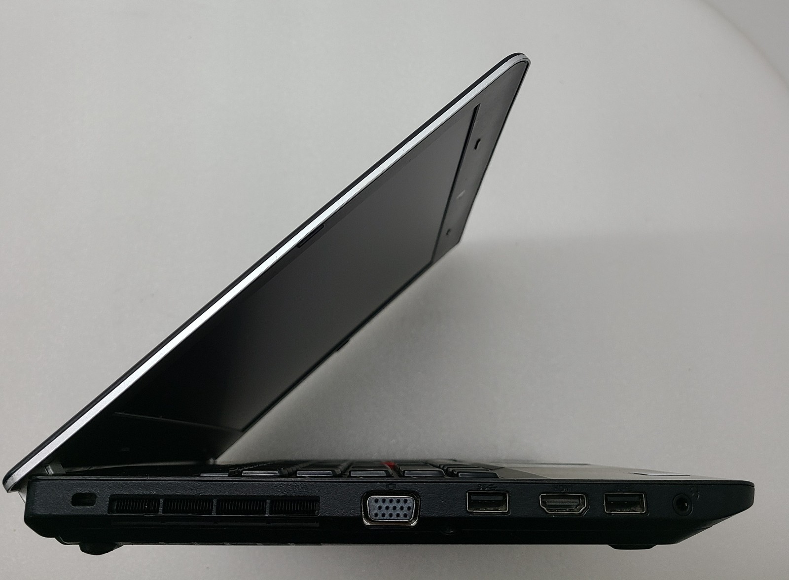 Lenovo ThinkPad Edge E431 Laptop Intel I5 3RD Gen 4GB Ram NO HD/OS NO Power (FL)