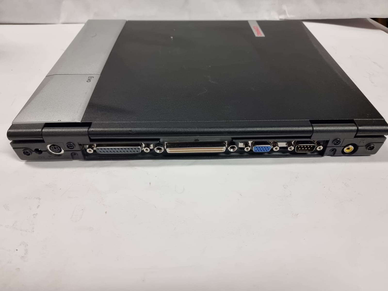 Compaq Evo N600C Intel Pentium III-M 1066MHz 256 MB NO HDD / Vintage / Untested