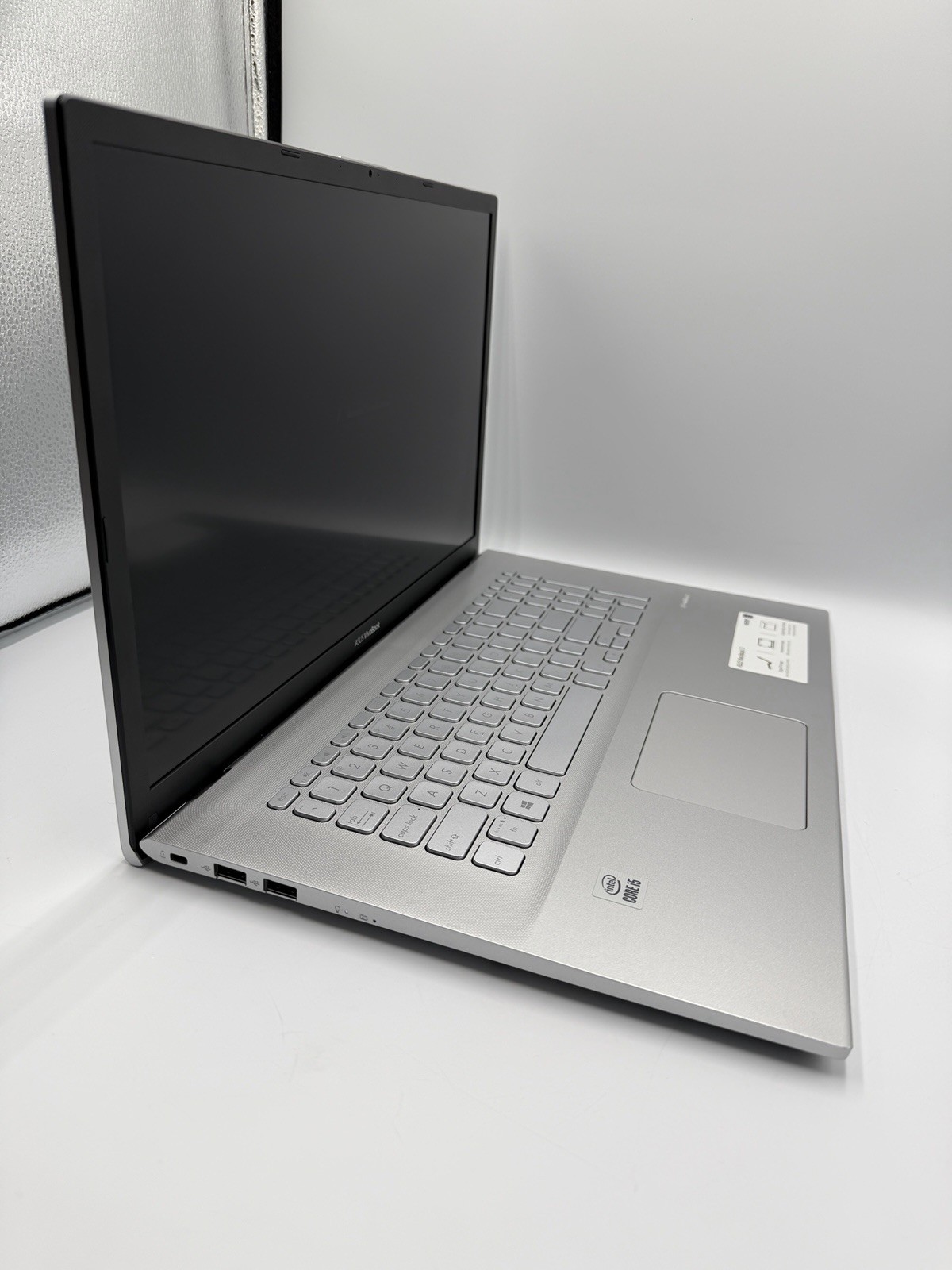 ASUS VivoBook 17 X712J 17.3″ Laptop i5-1035G1 12GB RAM 1TB Win 11 Charger