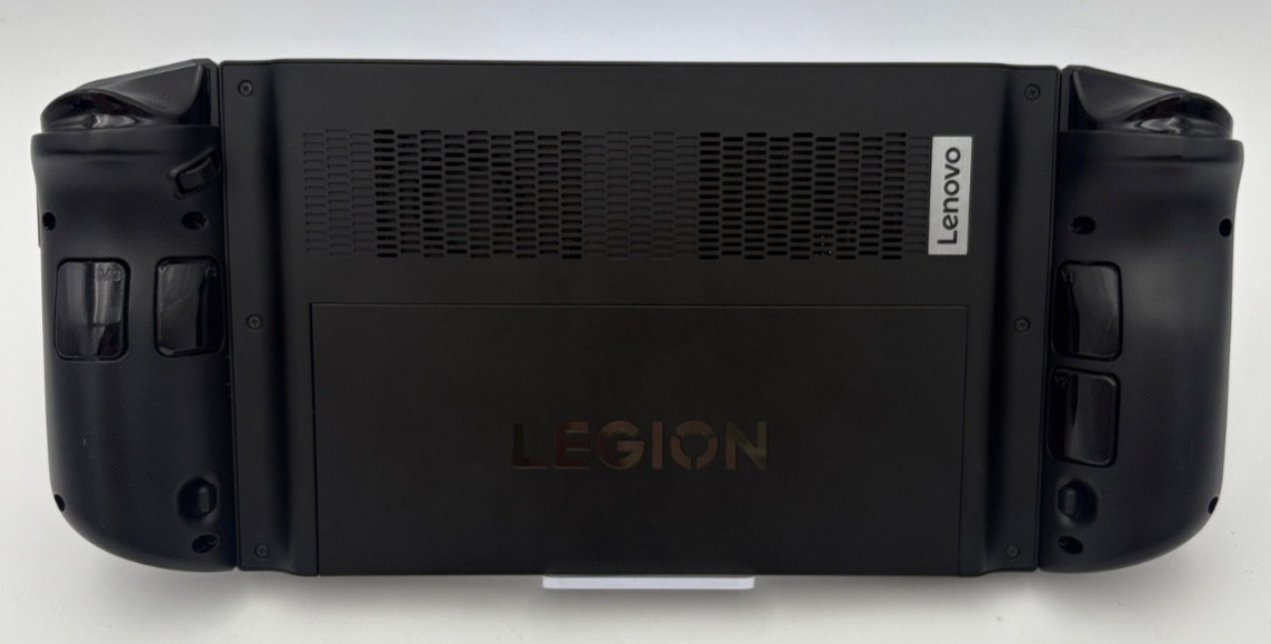 Lenovo Legion Go 8.8 in (1TB SSD, AMD Ryzen Z1 Extreme, 3.3GHz, 16GB RAM)