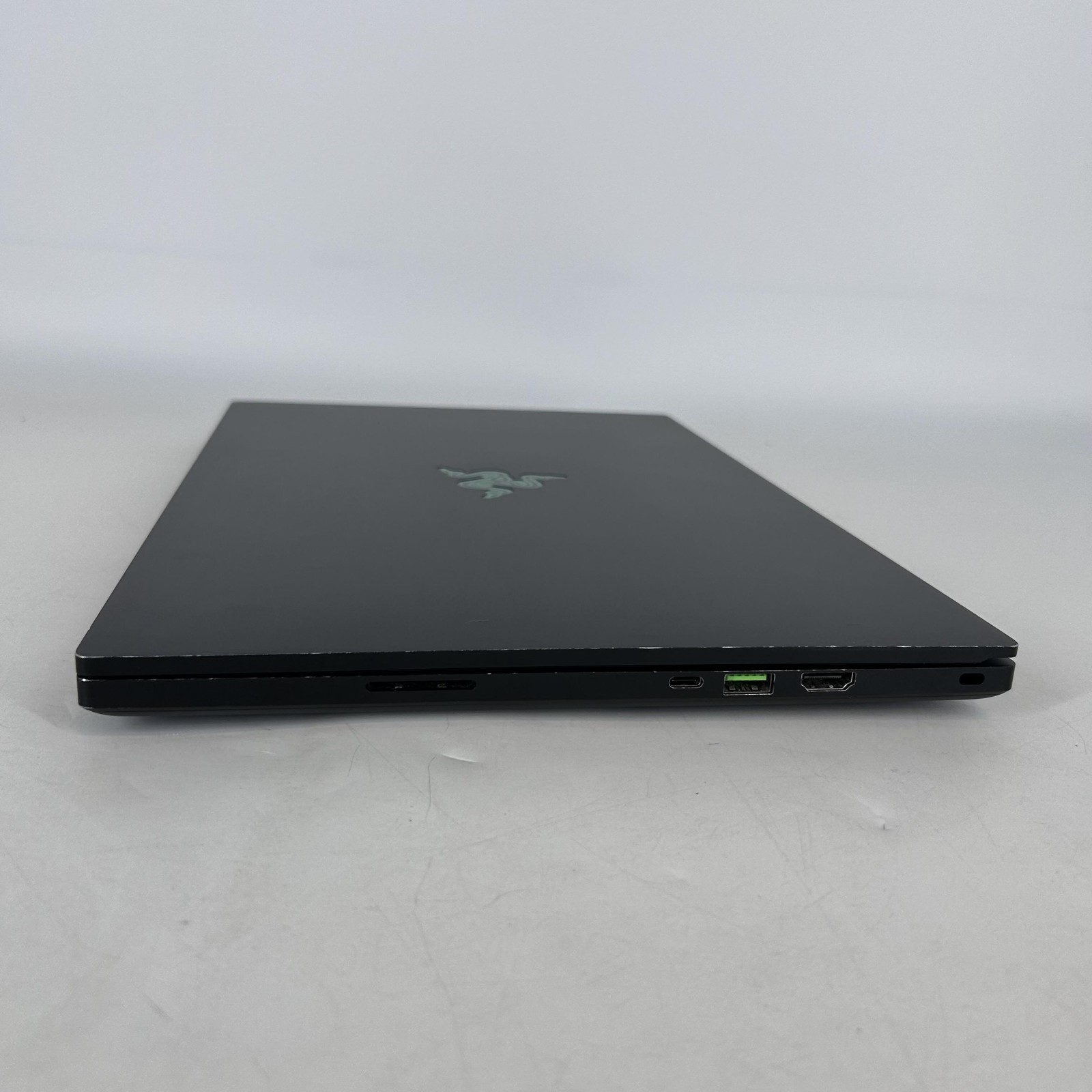 Razer Blade 15 Advanced 300Hz FHD i7-10875H 2.3GHz 16GB 1TB RTX 2080 Super Max-Q