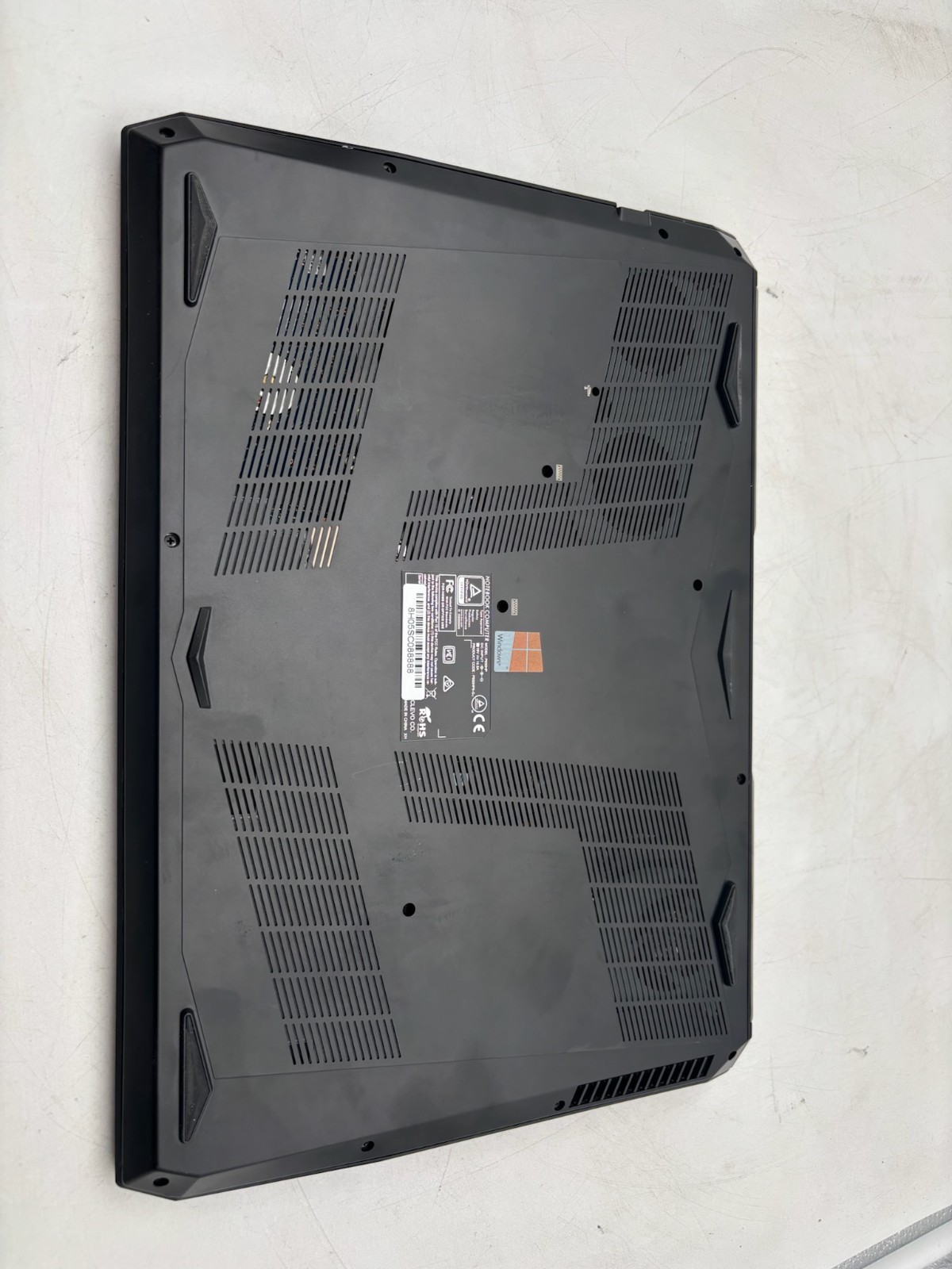Sager Gaming P650HP 15.6″ 512 GB SSD + 1 TB HDD 16 GB RAM i7-7700HQ GTX 1060
