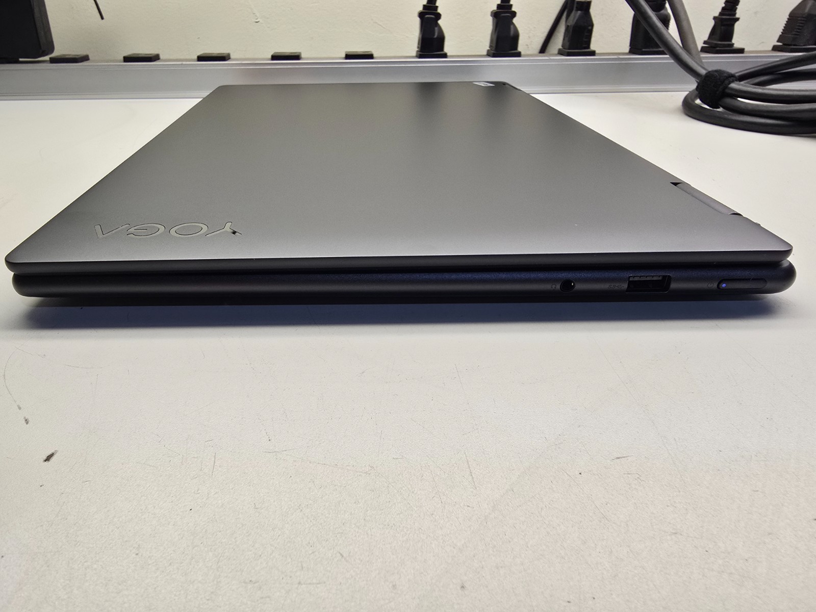 Lenovo Yoga 7 2-in-1 16″ 2.5K Touch Laptop Core i5-1240P 8GB RAM 256GB SSD Gray