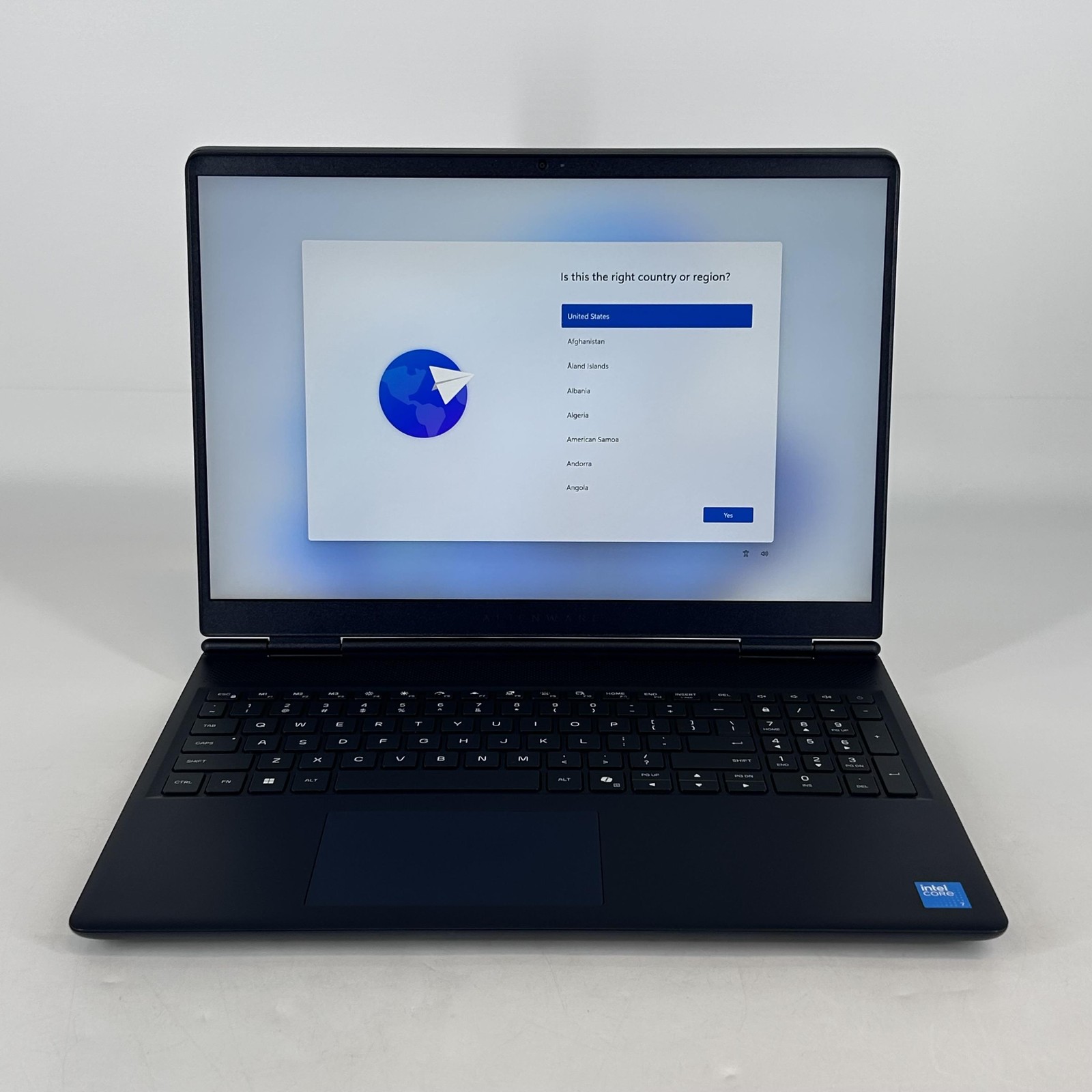 Dell Alienware 16 Aurora 120Hz QHD+ 2.5 GHz 7 240H 32GB 1TB RTX 5050 BENT FRAME