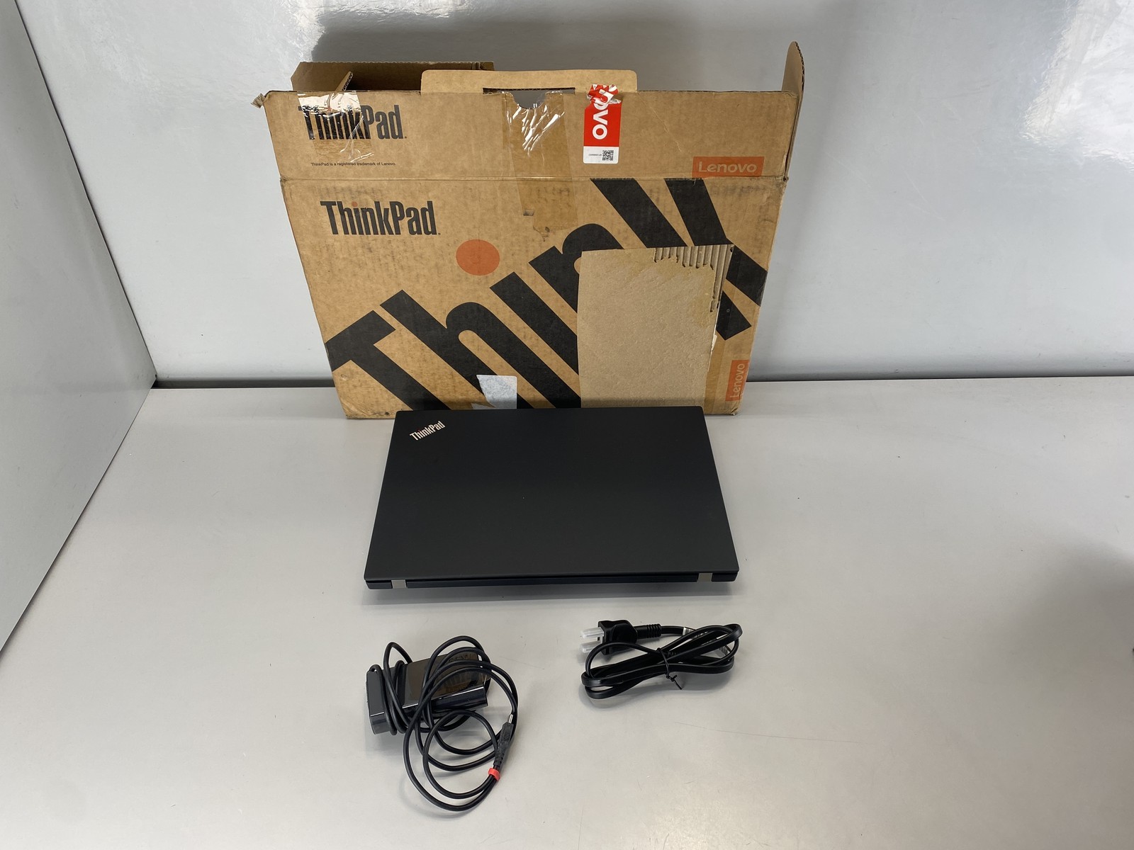 Lenovo Laptop ThinkPad P14s Gen 2a 14″ AMD Ryzen 7 Pro 5850U 512GB – Black