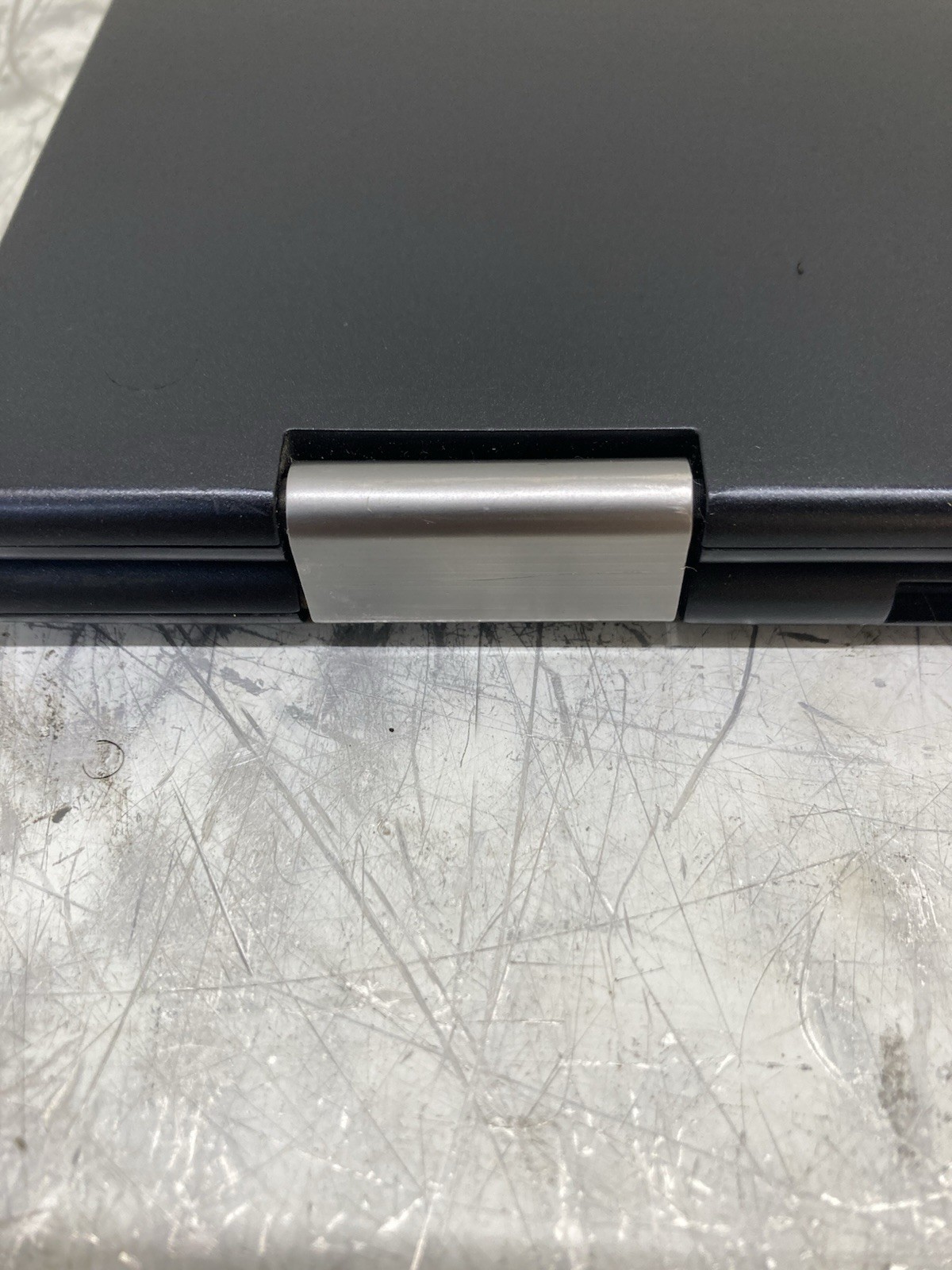 Lenovo ThinkPad X1 Yoga i7-6600U 2.60GHz 16GB No HDD Boots BIOS *CRACKED SCREEN