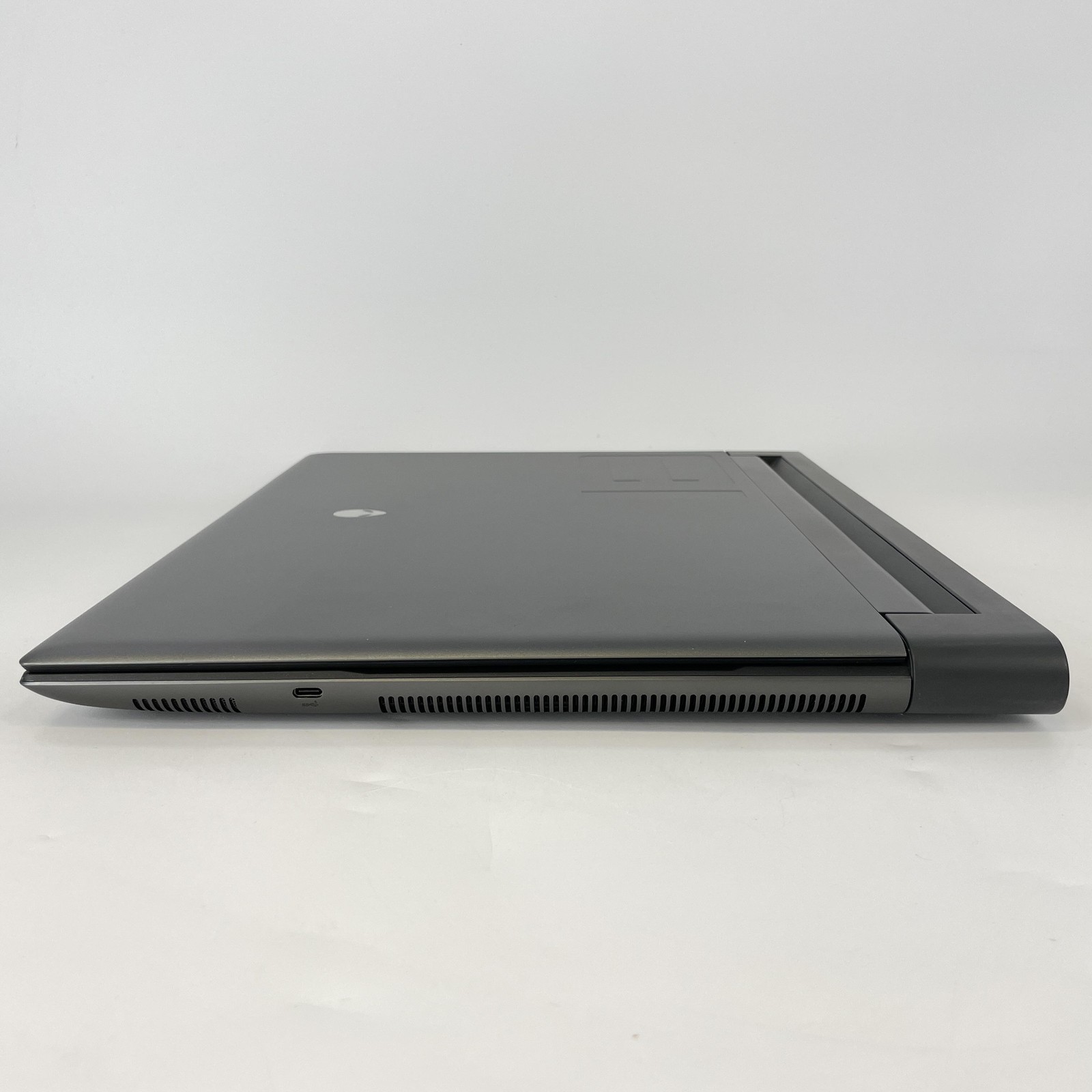 Dell Alienware M18 R1 165Hz QHD+ 2.5 GHz Ryzen 9 7945HX 64GB 1TB SSD RTX 4090
