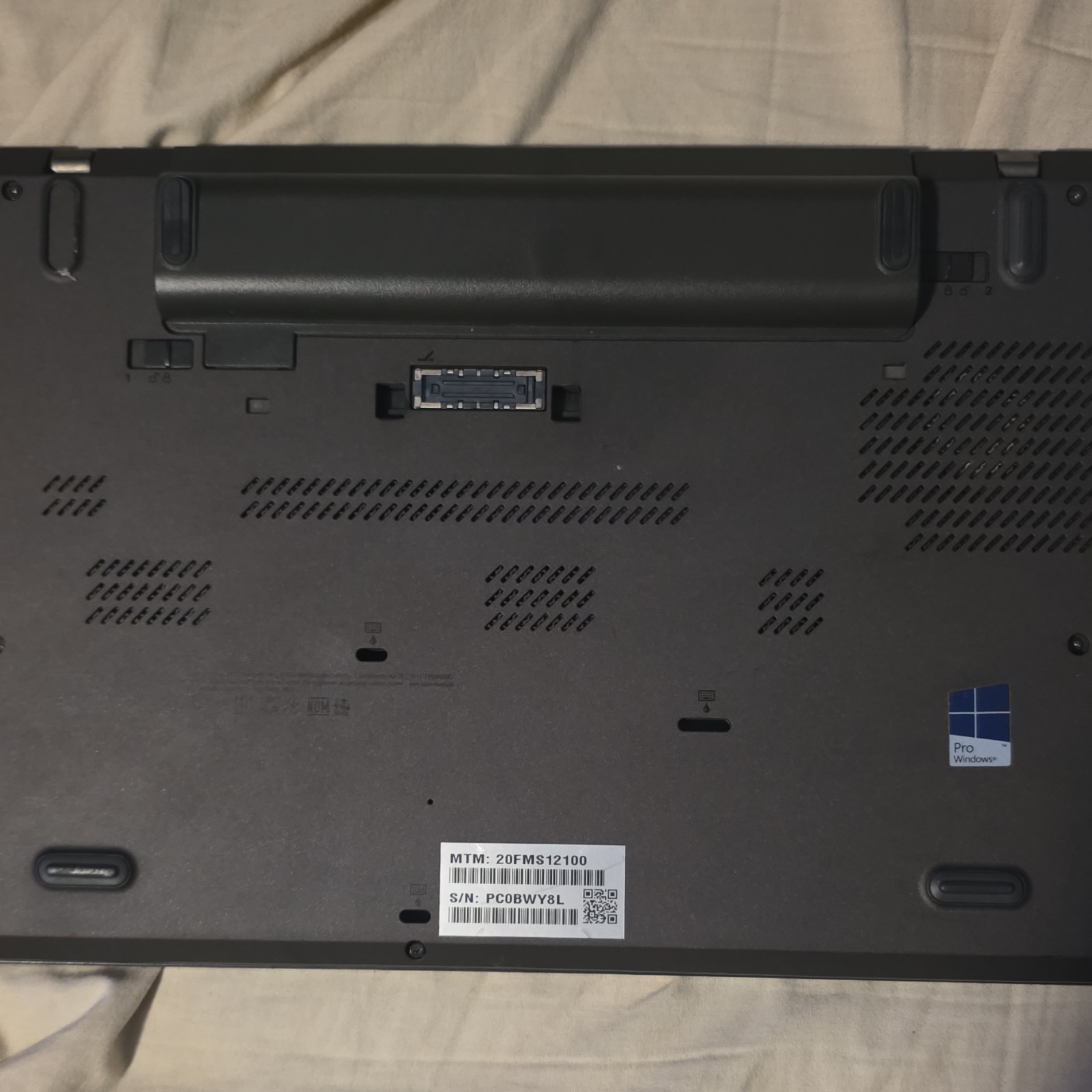 Lenovo ThinkPad T460 Laptop 14″ 8gb Ram 500gb storage need OS Comes with charger