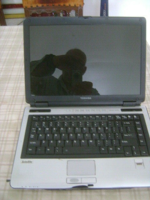 Toshiba Satellite M105-S3084 Laptop FULLY FUNCTIONAL WINDOS XP