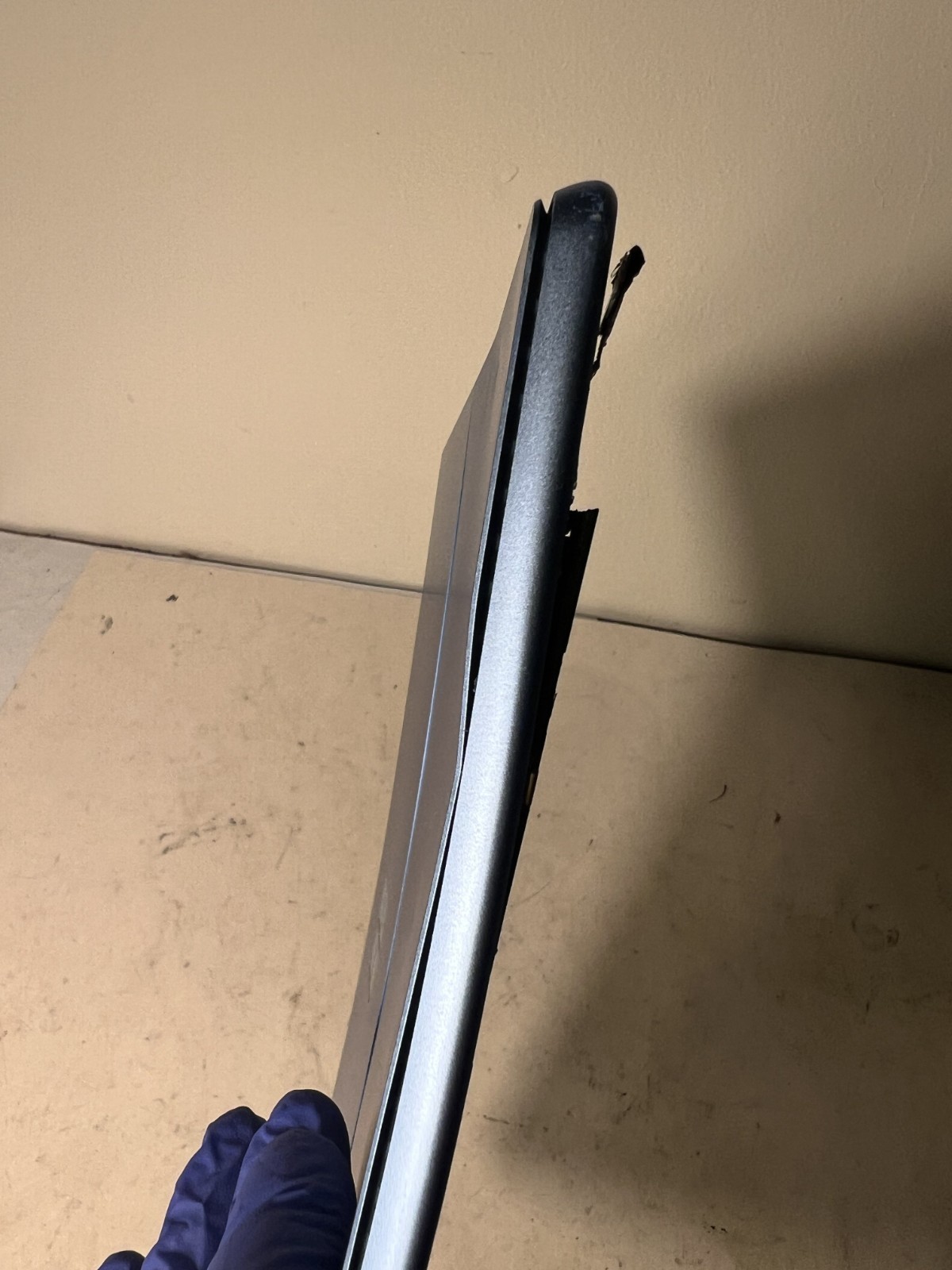 Microsoft Surface Pro 9 13″ i5-1235U 8GB RAM 2038 Sapphire AS-IS No Screen *BENT