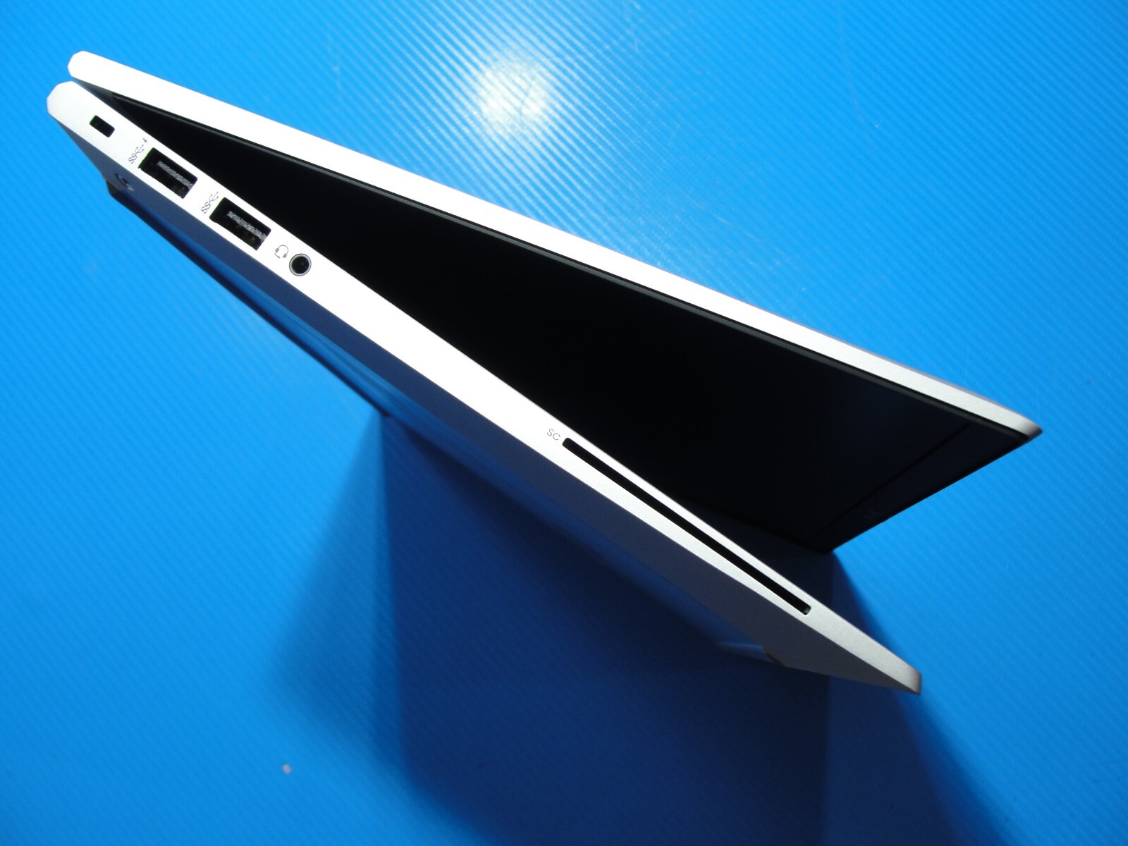 HP EliteBook 840 G7 FHD Core i7-10610U 1.8GHz 8GB 256GB SSD + Charger original