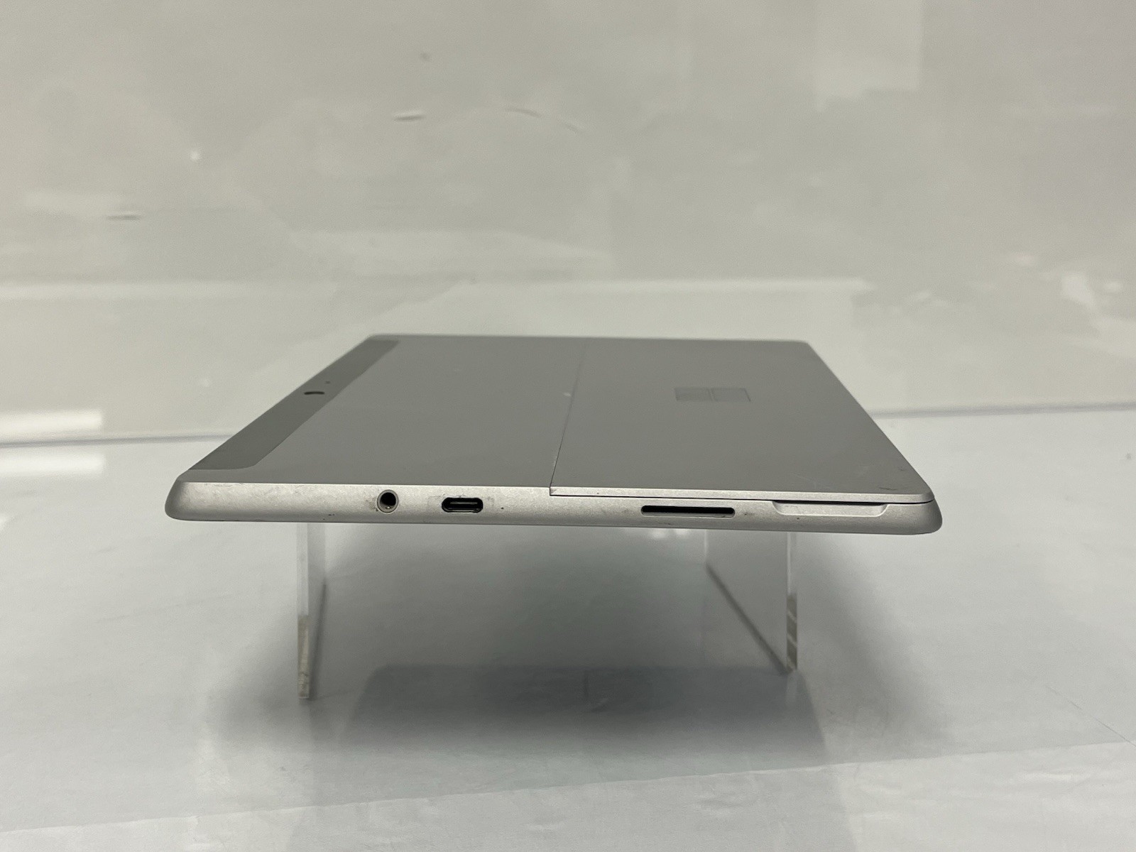 Microsoft 1926 Surface Go 2 Pentium 4425Y 1.70Ghz 4GB Ram 64GB FOR PARTS #2