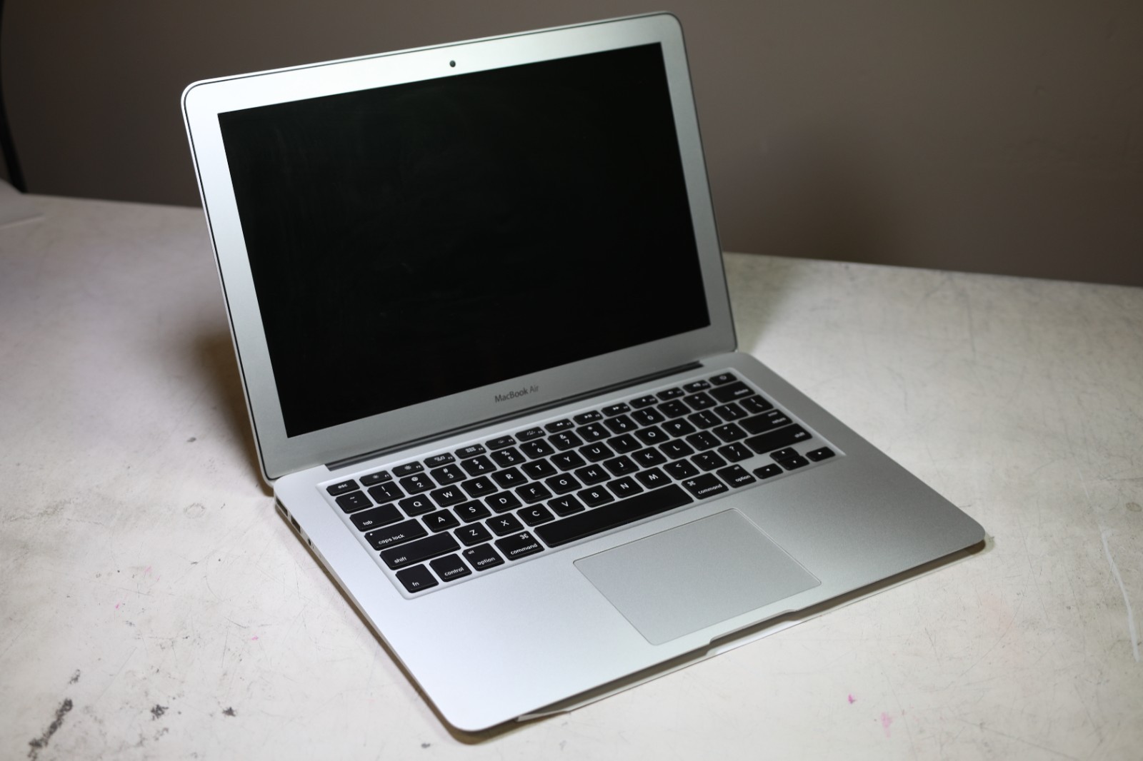 MacBook Air (1466) Intel Core i5-3427U CPU 1.80GHz-4GB RAM-128GB SSD-CatalinaOS