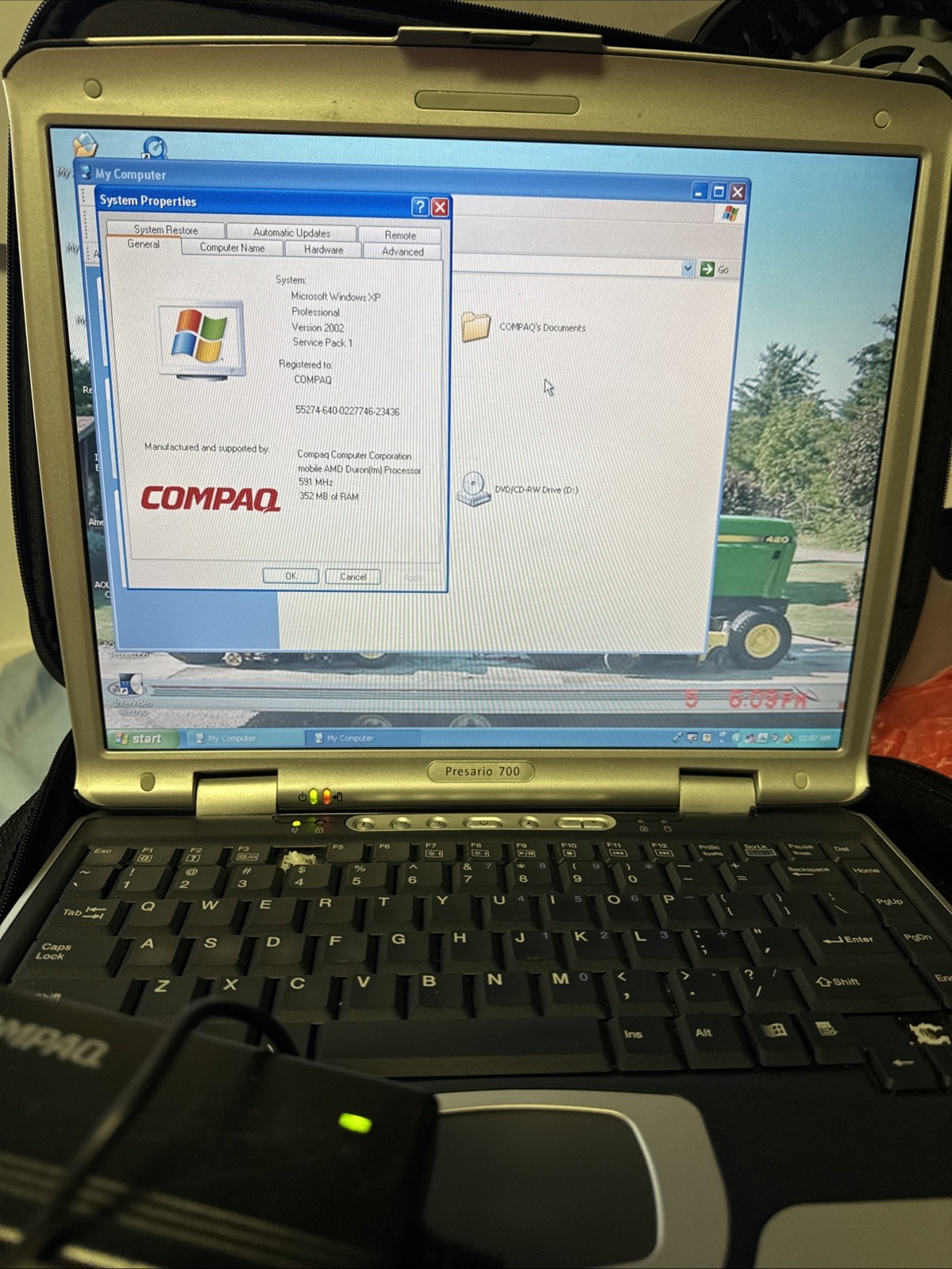 COMPAQ PRESARIO 700 14,1″ AMD DURON 600 MHz 400 MB RAM 20GB HDD WINDOWS XP !!