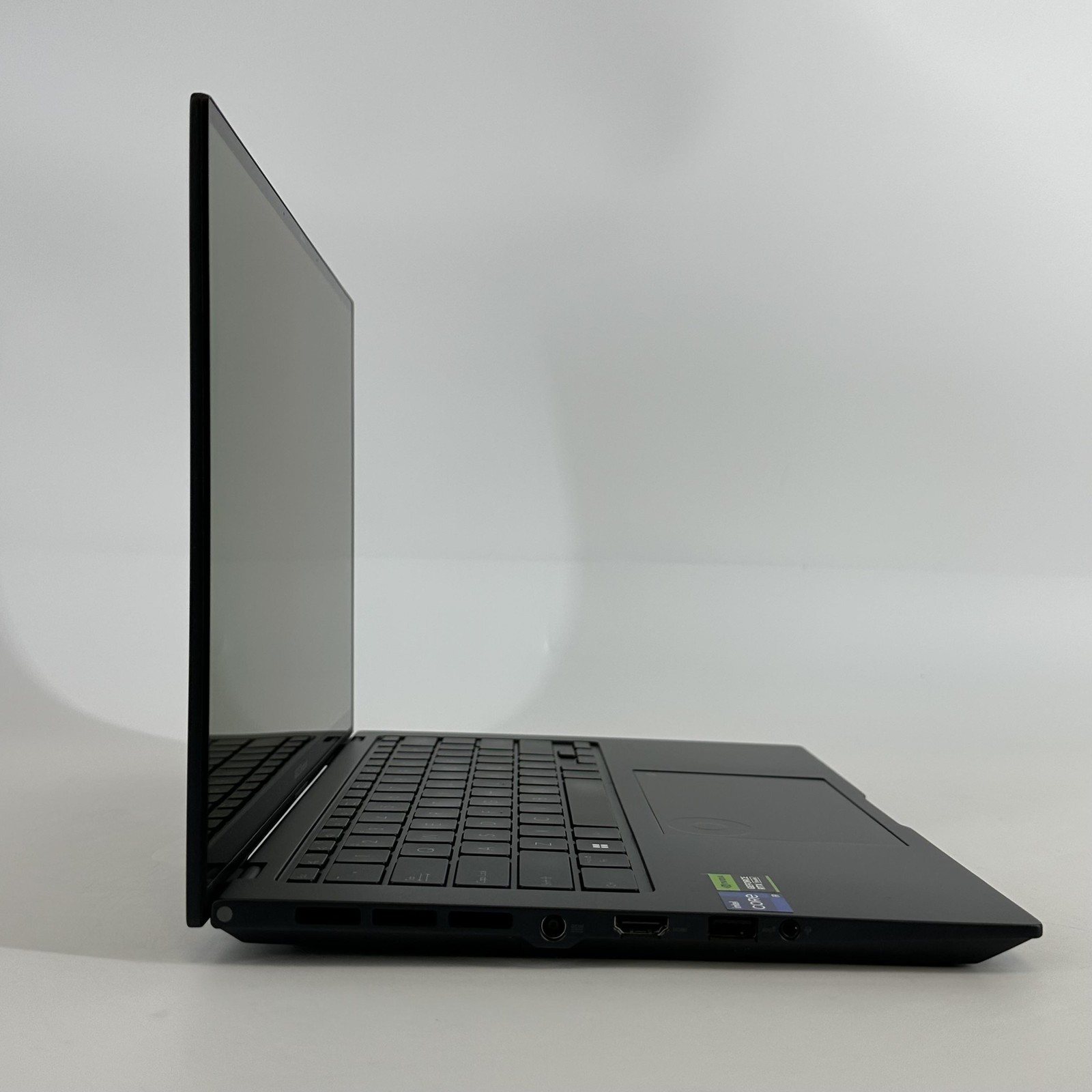 Asus Zenbook Pro 14 QHD+ TOUCH 2.6 GHz i9-13900H 48GB 1TB SSD NVIDIA RTX 4060