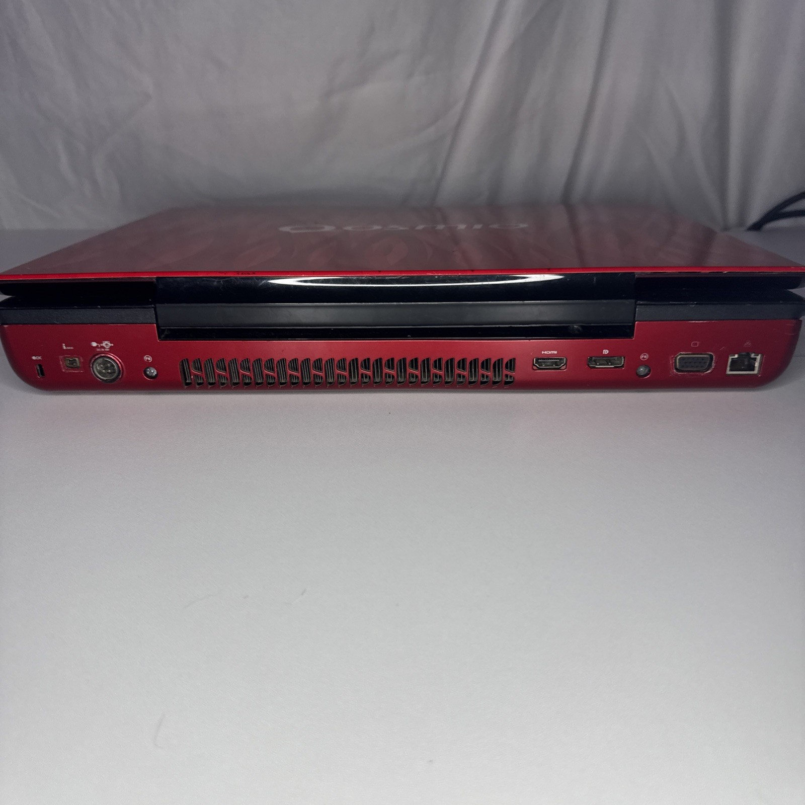 Toshiba Qosmio X305-Q705 17″ Tested Working No Battery GTX 9700M Rare