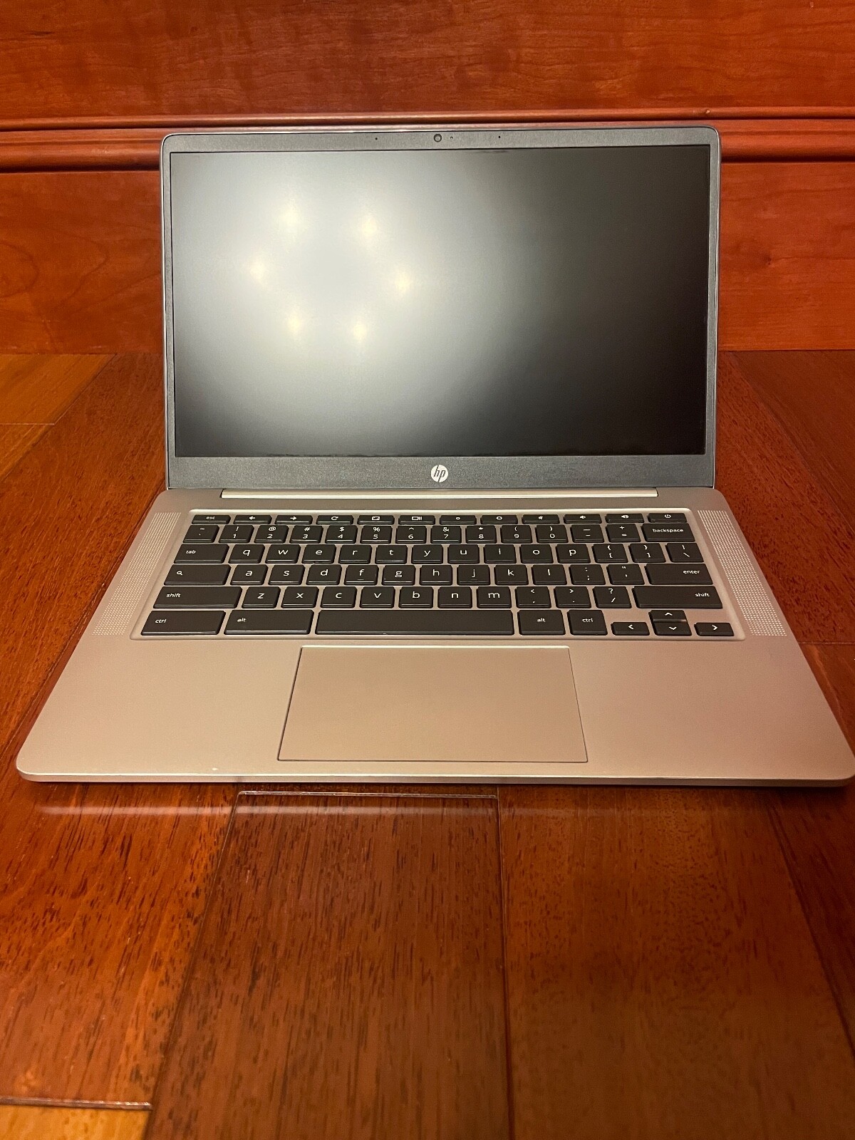 hp chromebook 14 inch, 4gb, 14a-na0023cl great working condition with charger