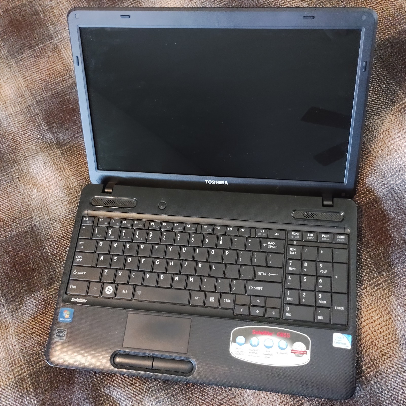 Toshiba Satellite C655-S5082 Intel Celeron 900 4GB RAM 320GB HDD. ur pick Linux!