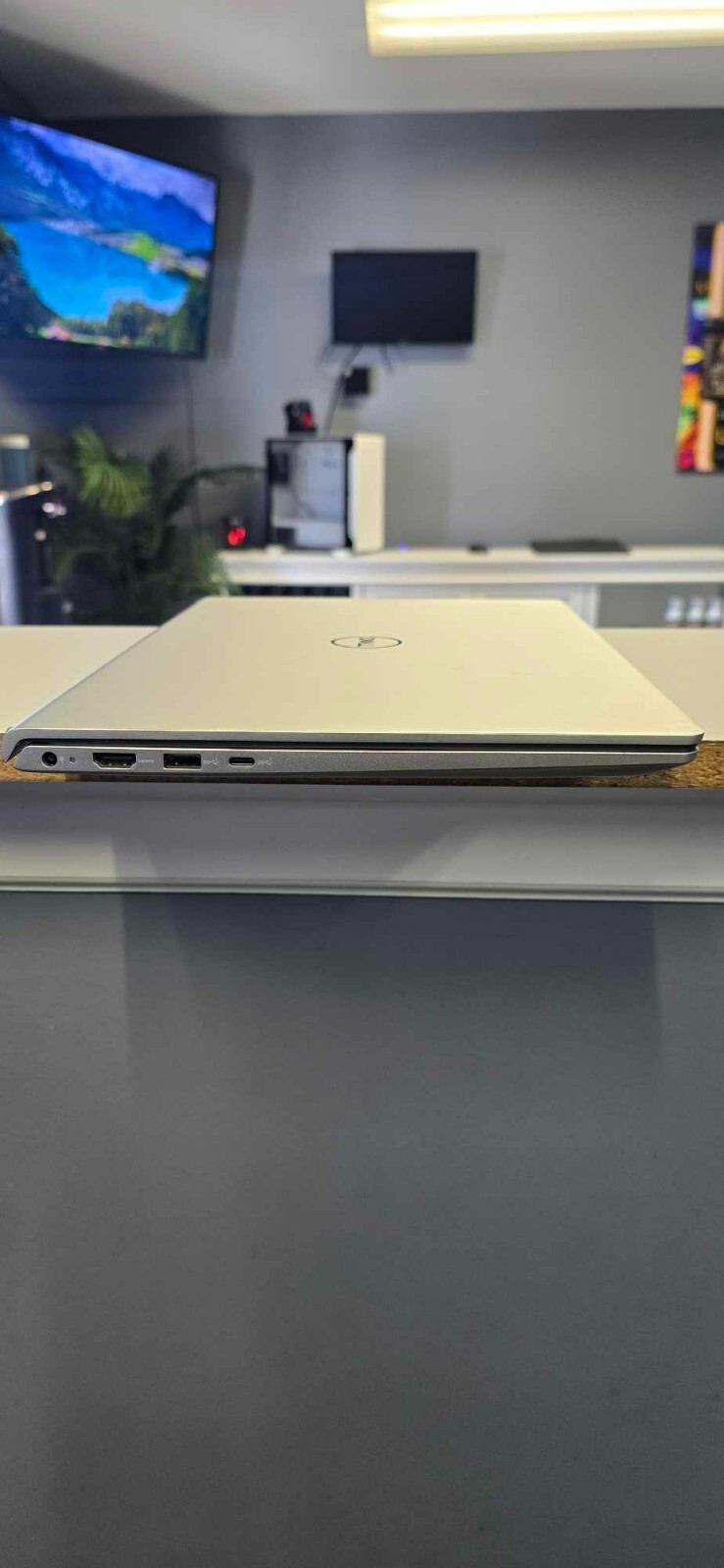 Dell Inspiron 15.6 laptop Touchscreen Backlit Ryzen 5 8G Ram 256GSSD Win 11 Home