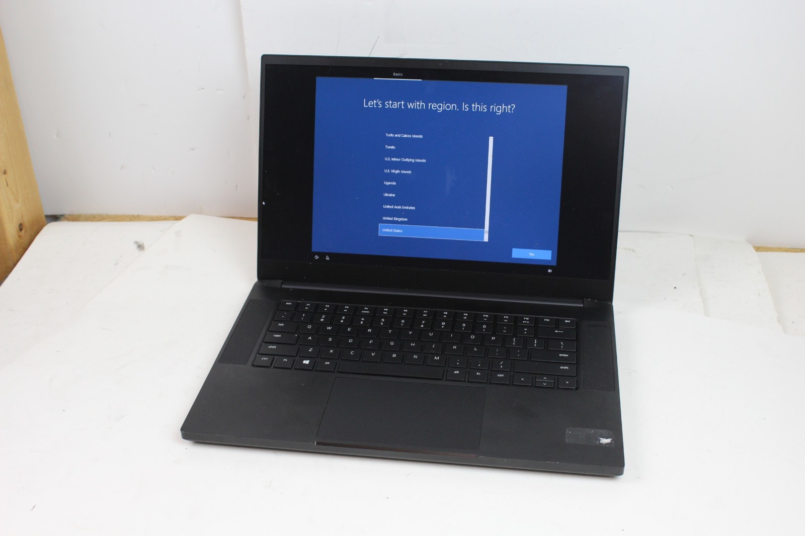 AS IS CASE DAMAGE Razer Blade 15 i7-10750H 32GB RAM 1TB SSD w/ OS