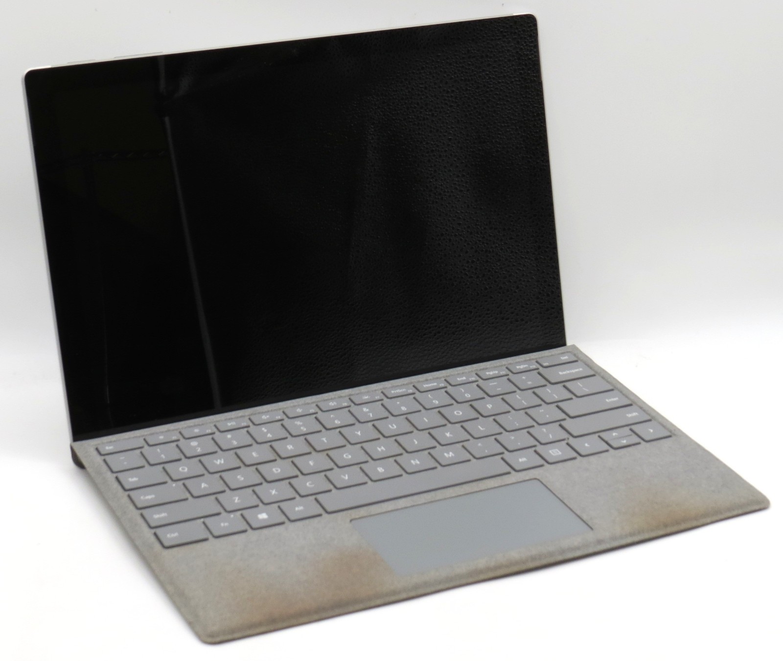 Surface Pro 5 i5-7300U @ 2.6GHz 8GB DDR3 12″ Touch 256GB HD No OS/AC