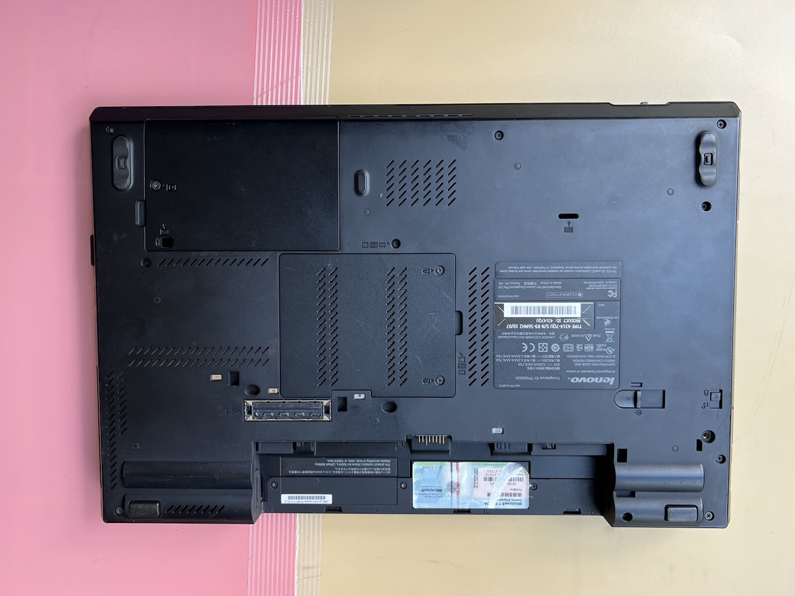 Lenovo ThinkPad T510 vPro Intel Core i5 M520 4GB RAM 0GB HDD PARTS OR REPAIR
