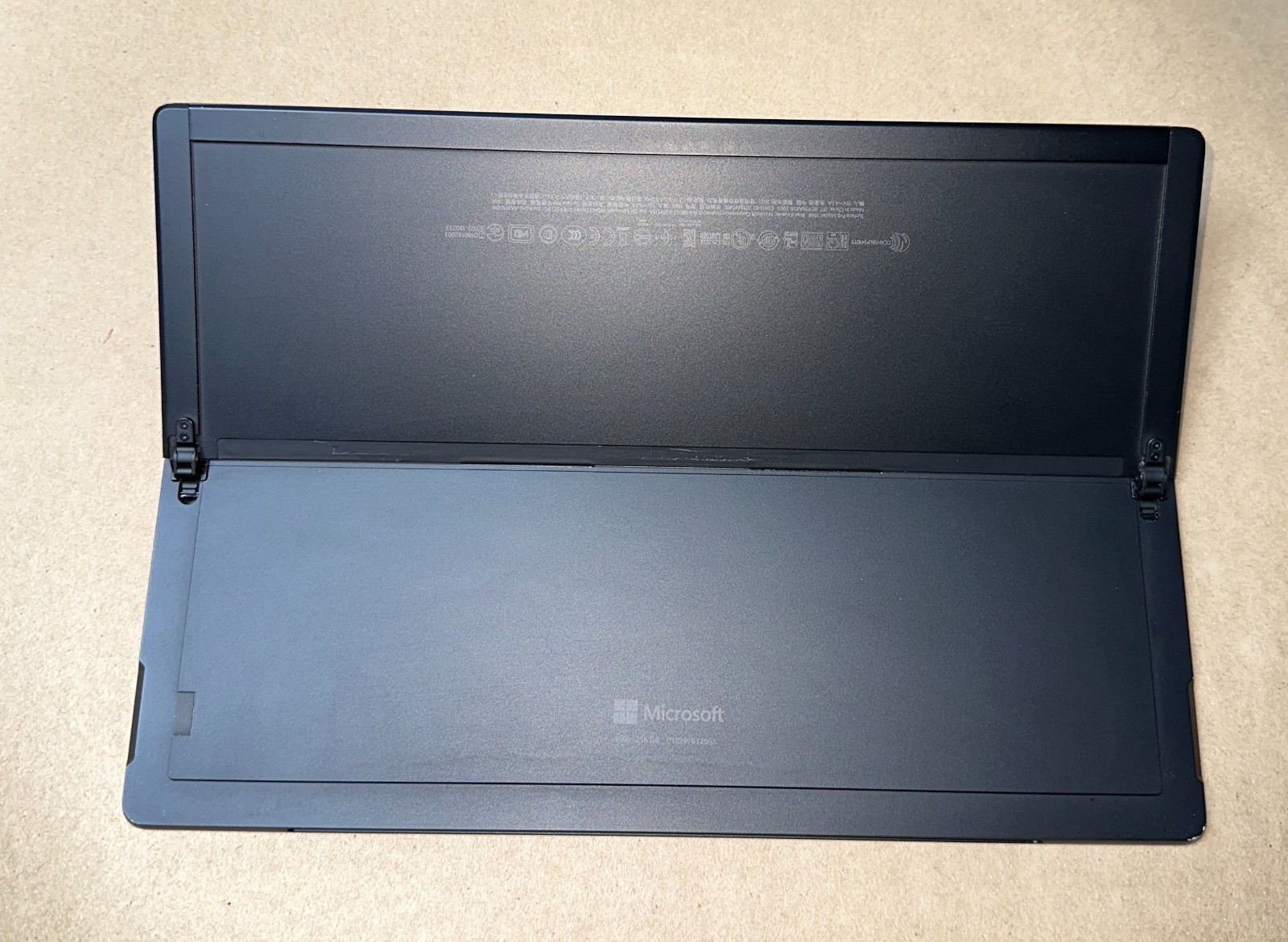 Microsoft Surface Pro 7 12.3″, Black, 256GB, i7, 16GB- Has Screen Flickers