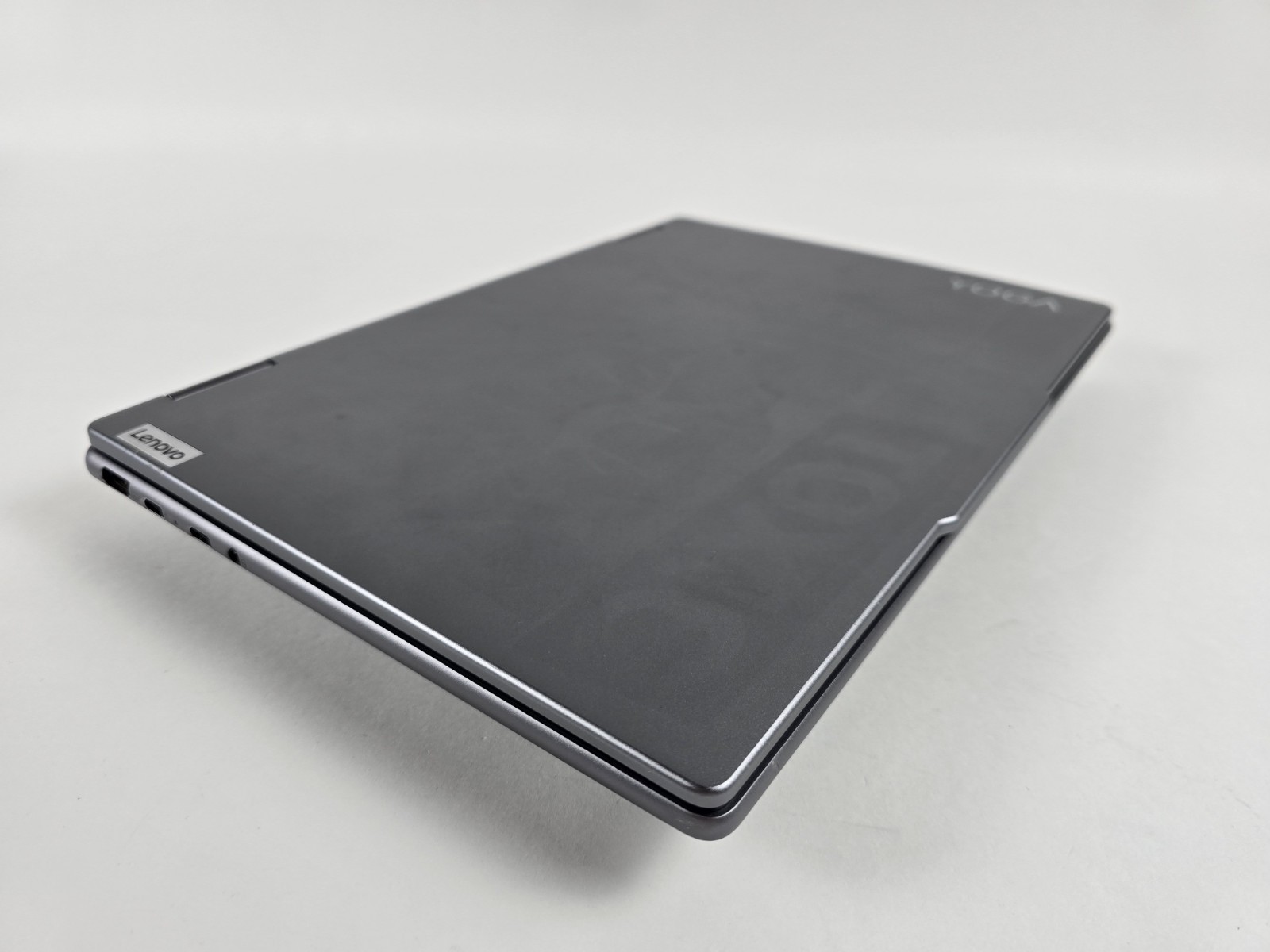 Lenovo Yoga 7 14″ WUXGA Touch 2-in-1 Ryzen 7 8840HS 16GB 1TB SSD – Used- READ