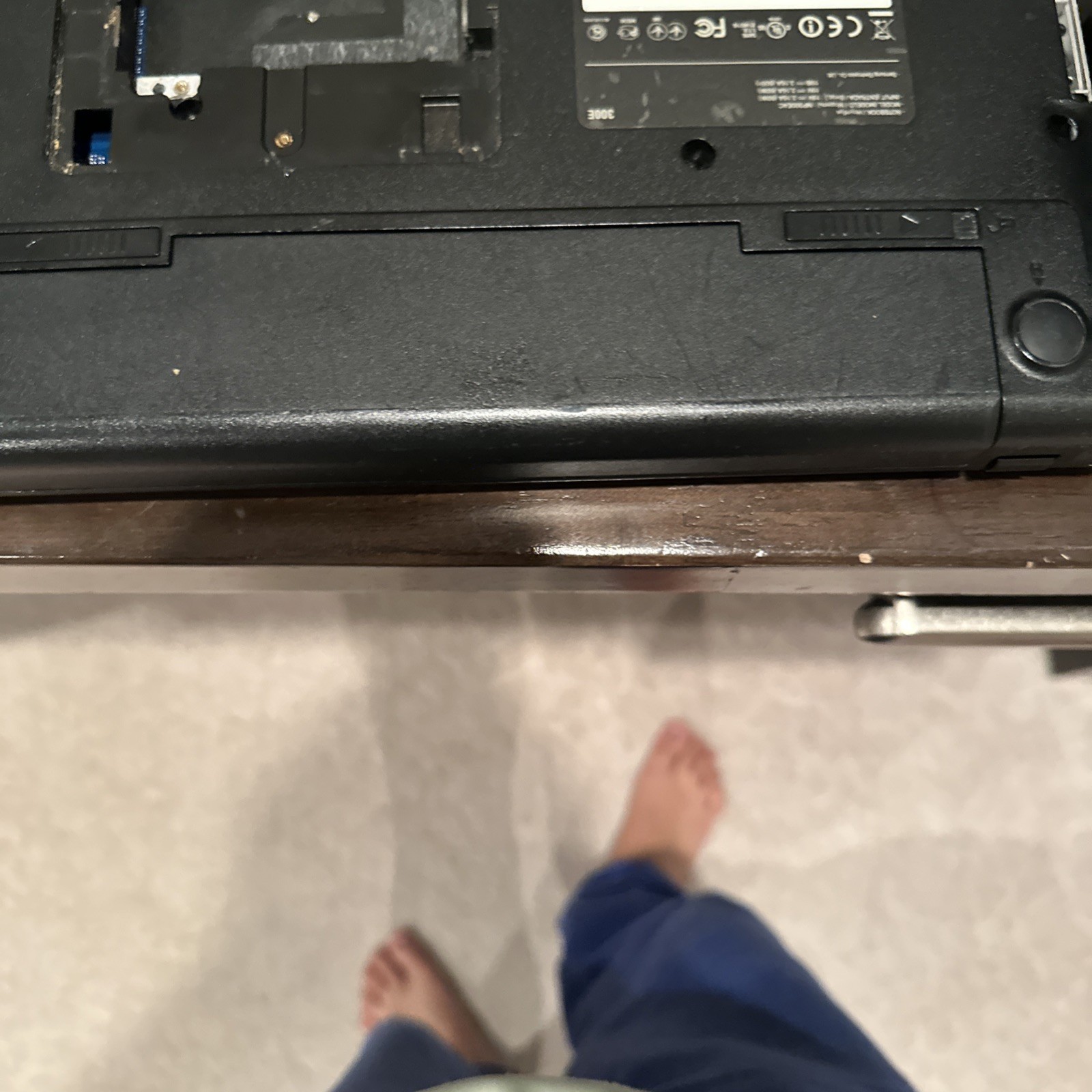 Samsung NP300e4c Laptop no HDD or RAM sticks